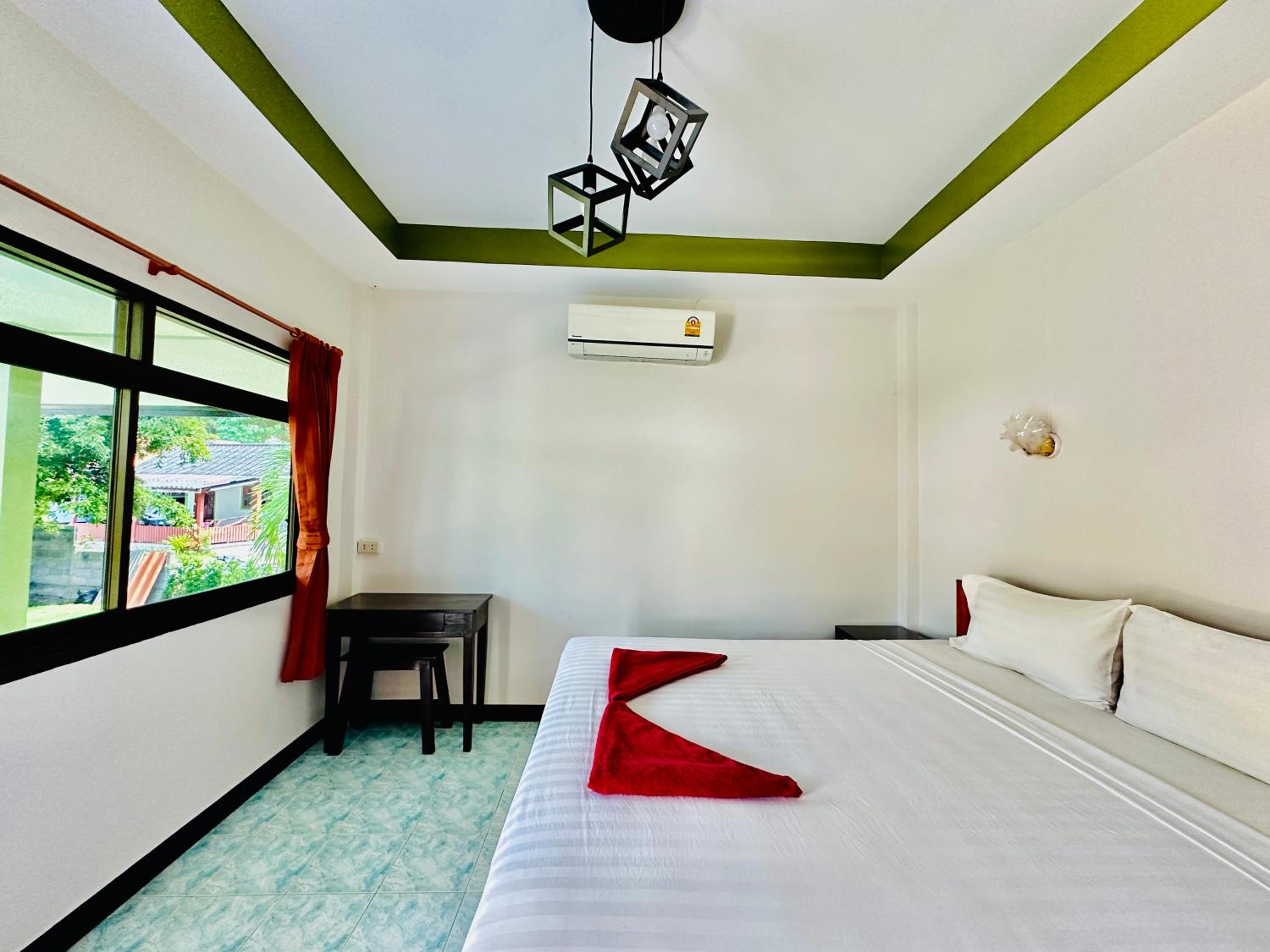 Lanta L.D. Beach Bungalow