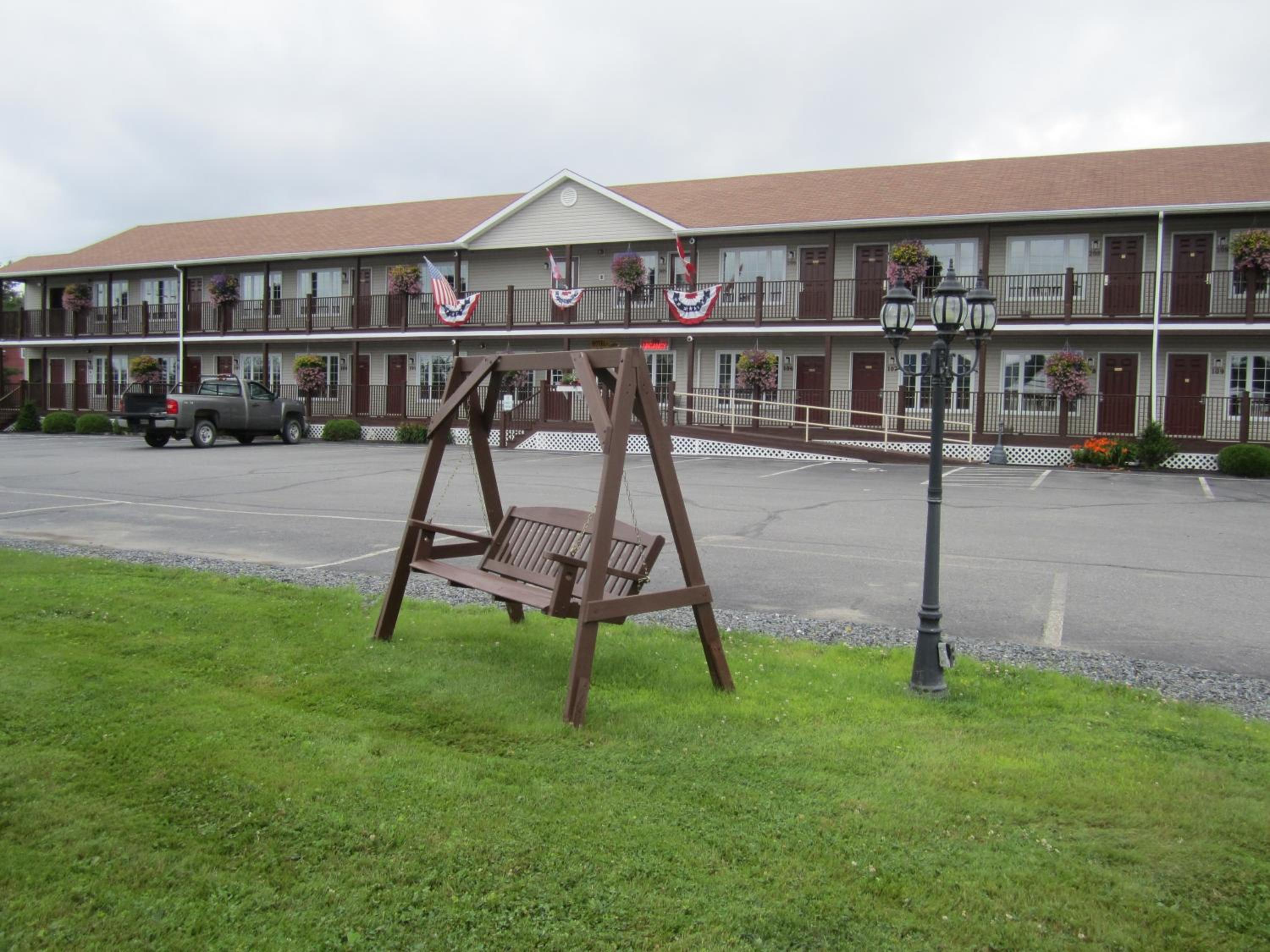 Bishops Country Inn Motel view 2