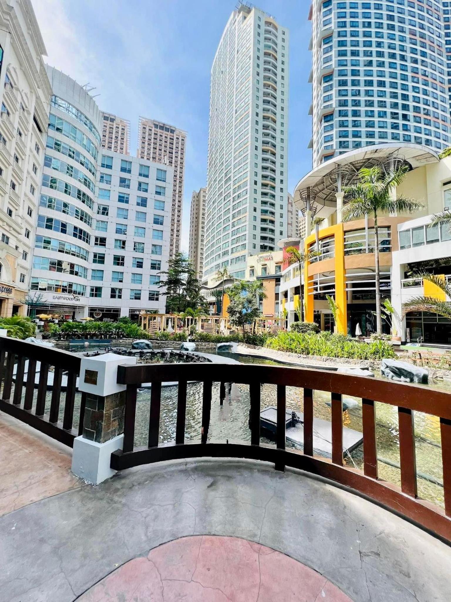 One bedroom condo in Eastwood Quezon city view 4