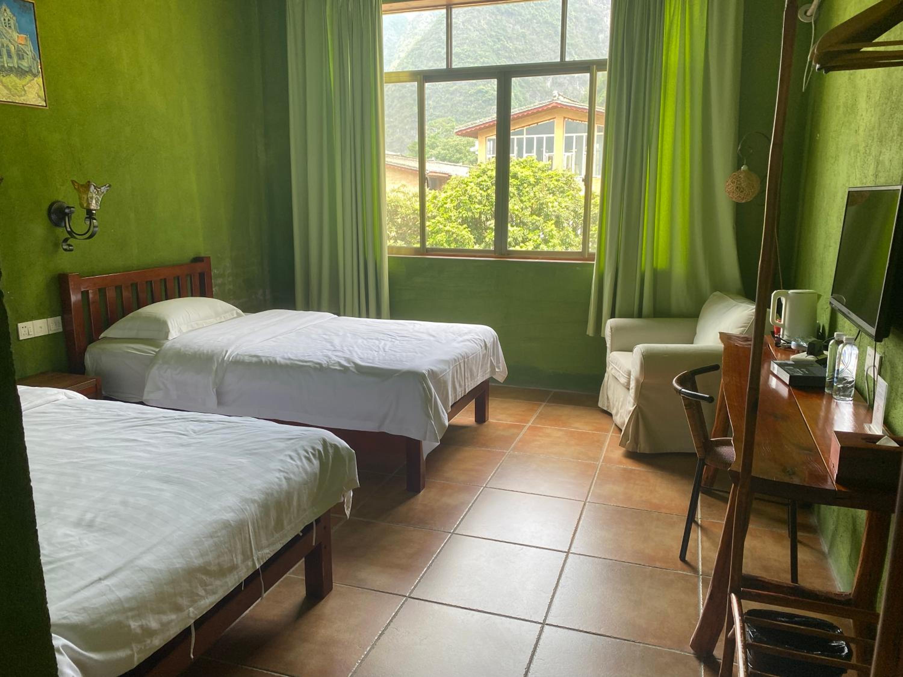 Yangshuo Eden's Social Guesthouse - Wake up to a hearty Western breakfast & fresh craft coffee & night beers & outdoor activities