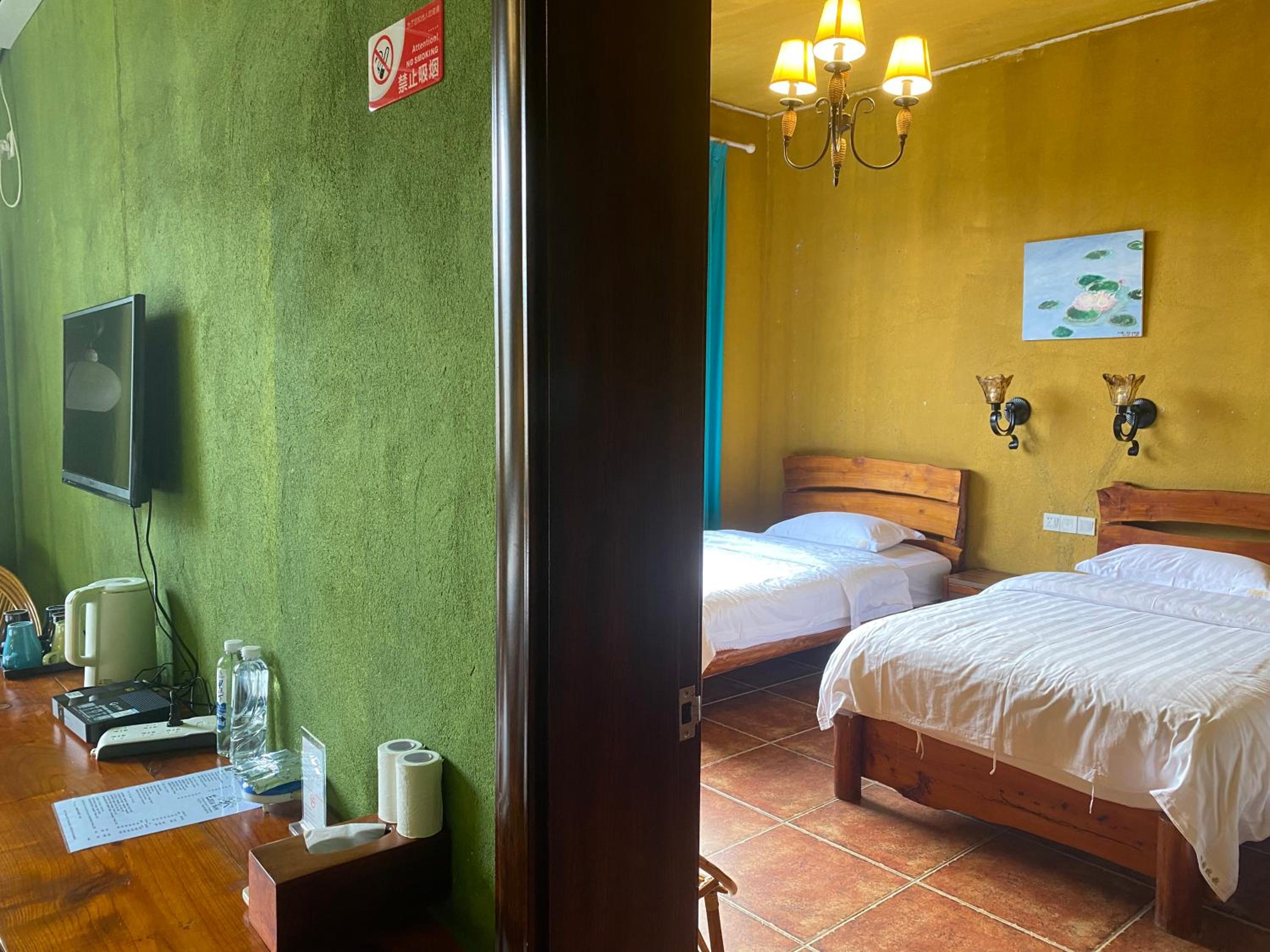 Yangshuo Eden's Social Guesthouse - Wake up to a hearty Western breakfast & fresh craft coffee & night beers & outdoor activities