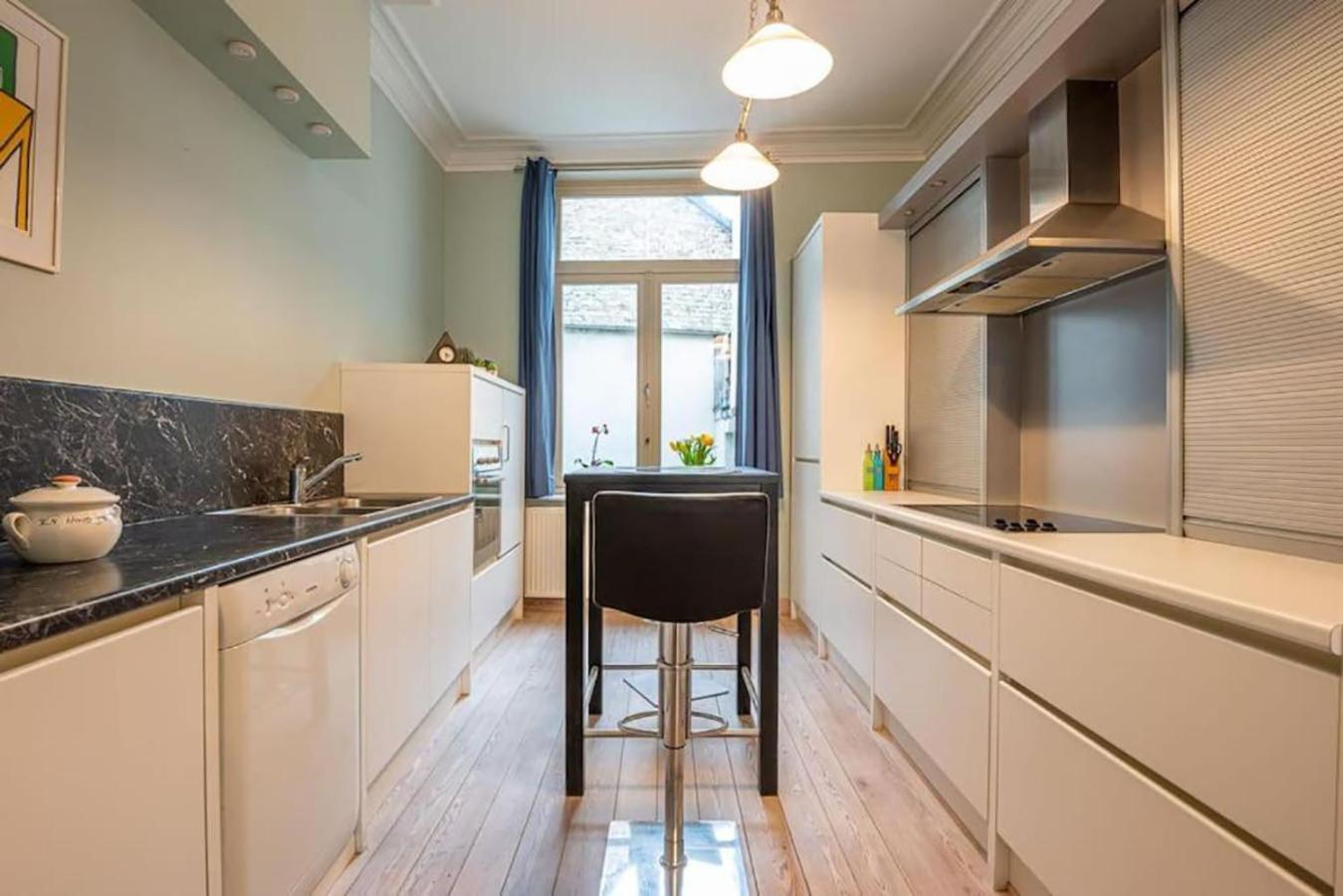 Spacious 7-Bed House in Oostende City