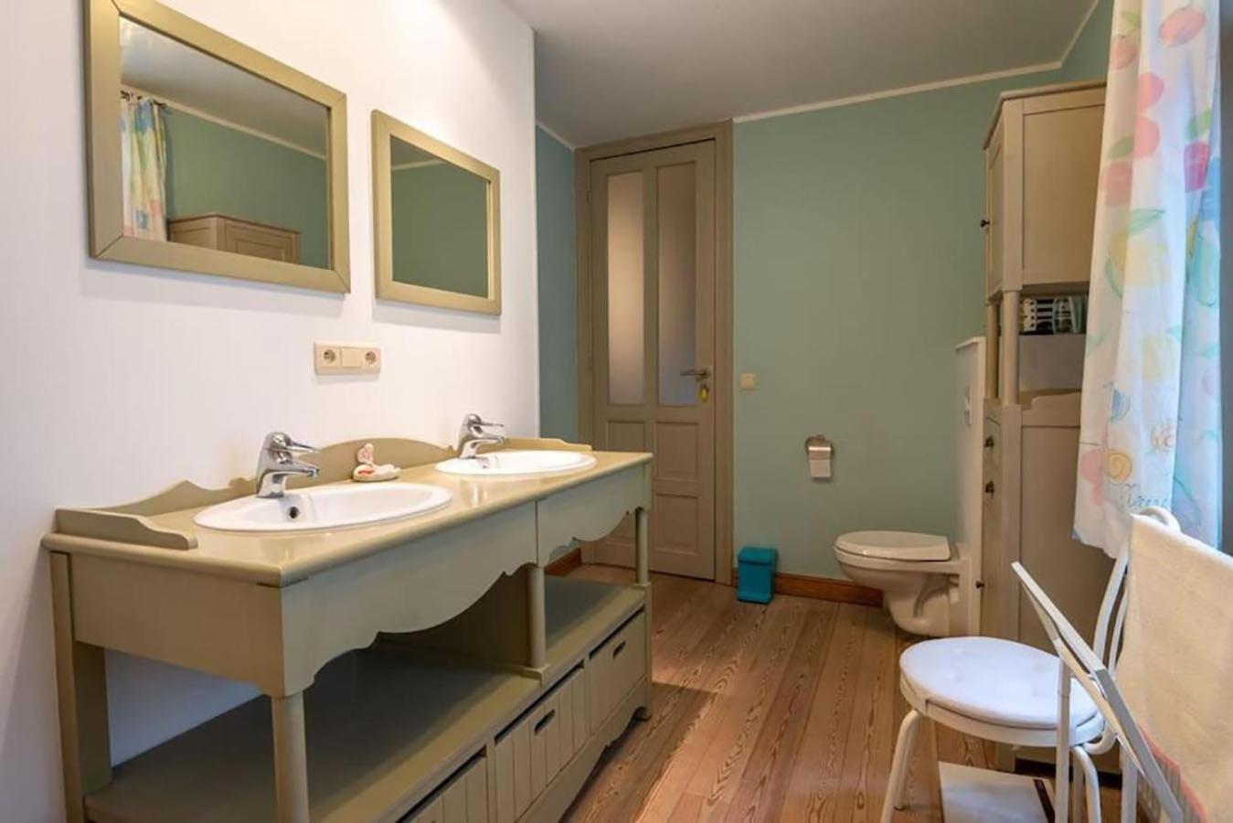 Spacious 7-Bed House in Oostende City