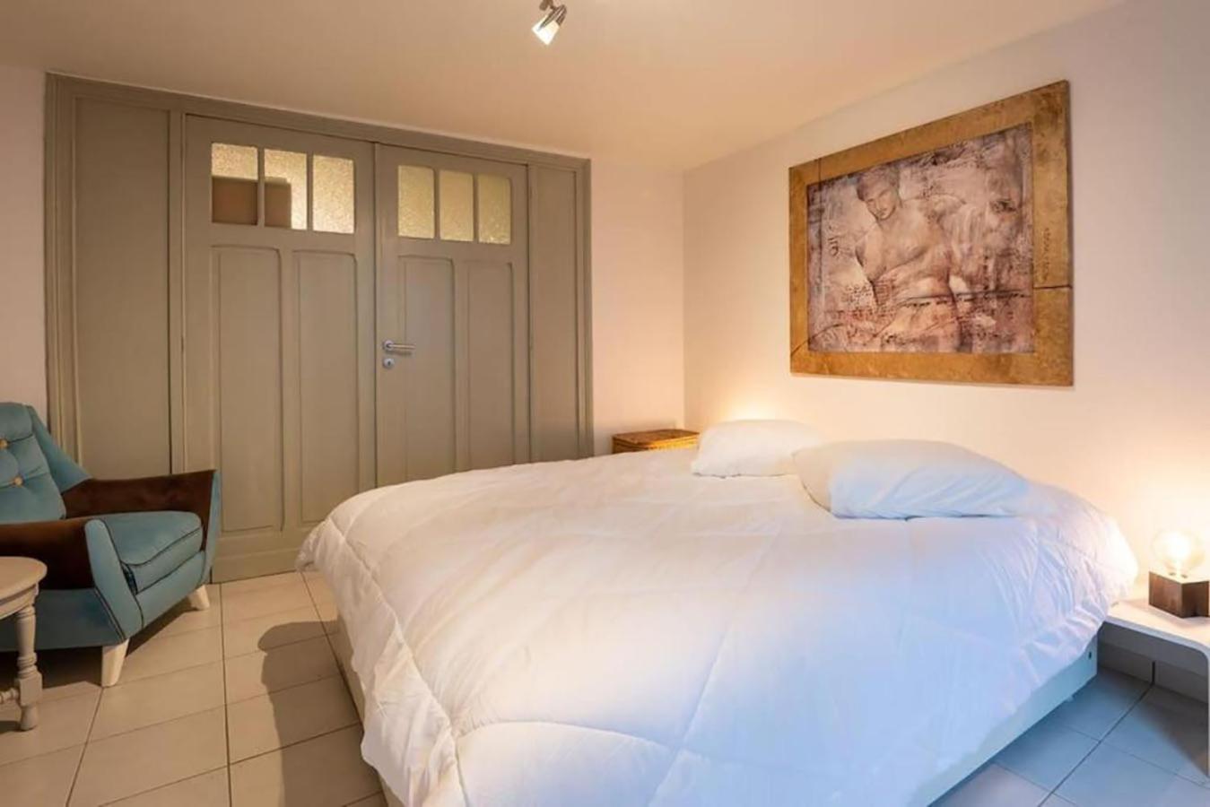 Spacious 7-Bed House in Oostende City