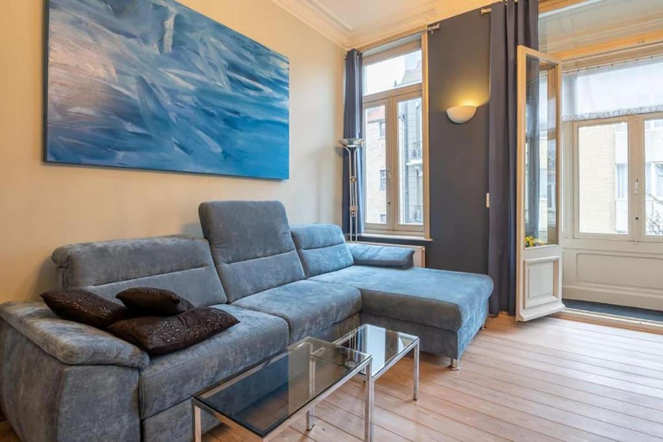 Spacious 7-Bed House in Oostende City