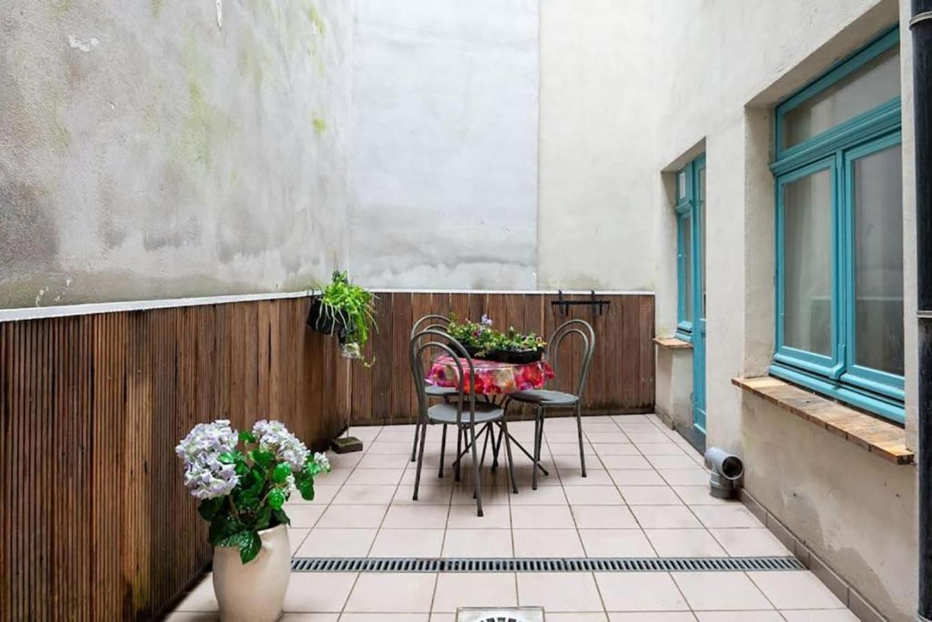 Spacious 7-Bed House in Oostende City