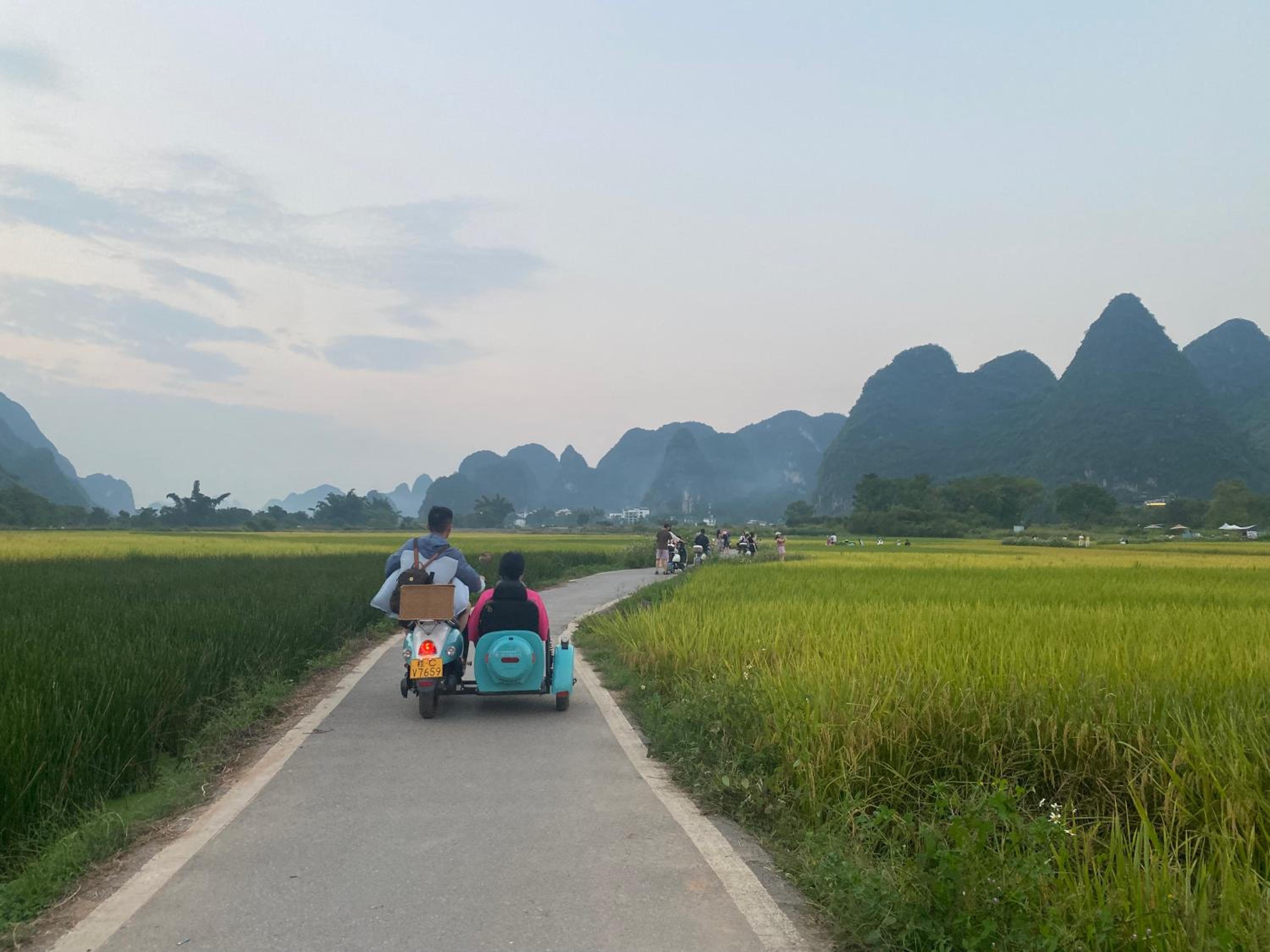 Yangshuo Eden's Social Guesthouse - Wake up to a hearty Western breakfast & fresh craft coffee & night beers & outdoor activities