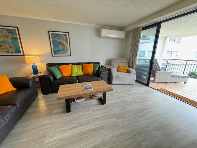 Serene 3BR Beachfront Retreat, Relax & Reconnect