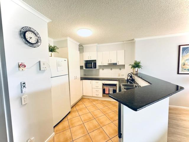 Serene 3BR Beachfront Retreat, Relax & Reconnect