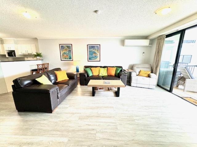 Serene 3BR Beachfront Retreat, Relax & Reconnect
