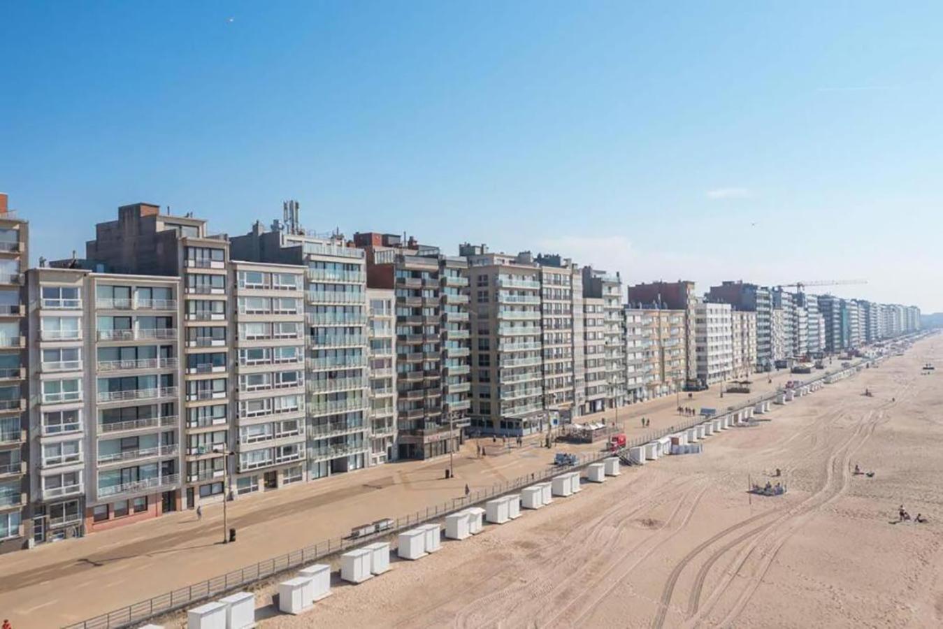Fraval - Beachfront Apartment with Sea Views in Middelkerke