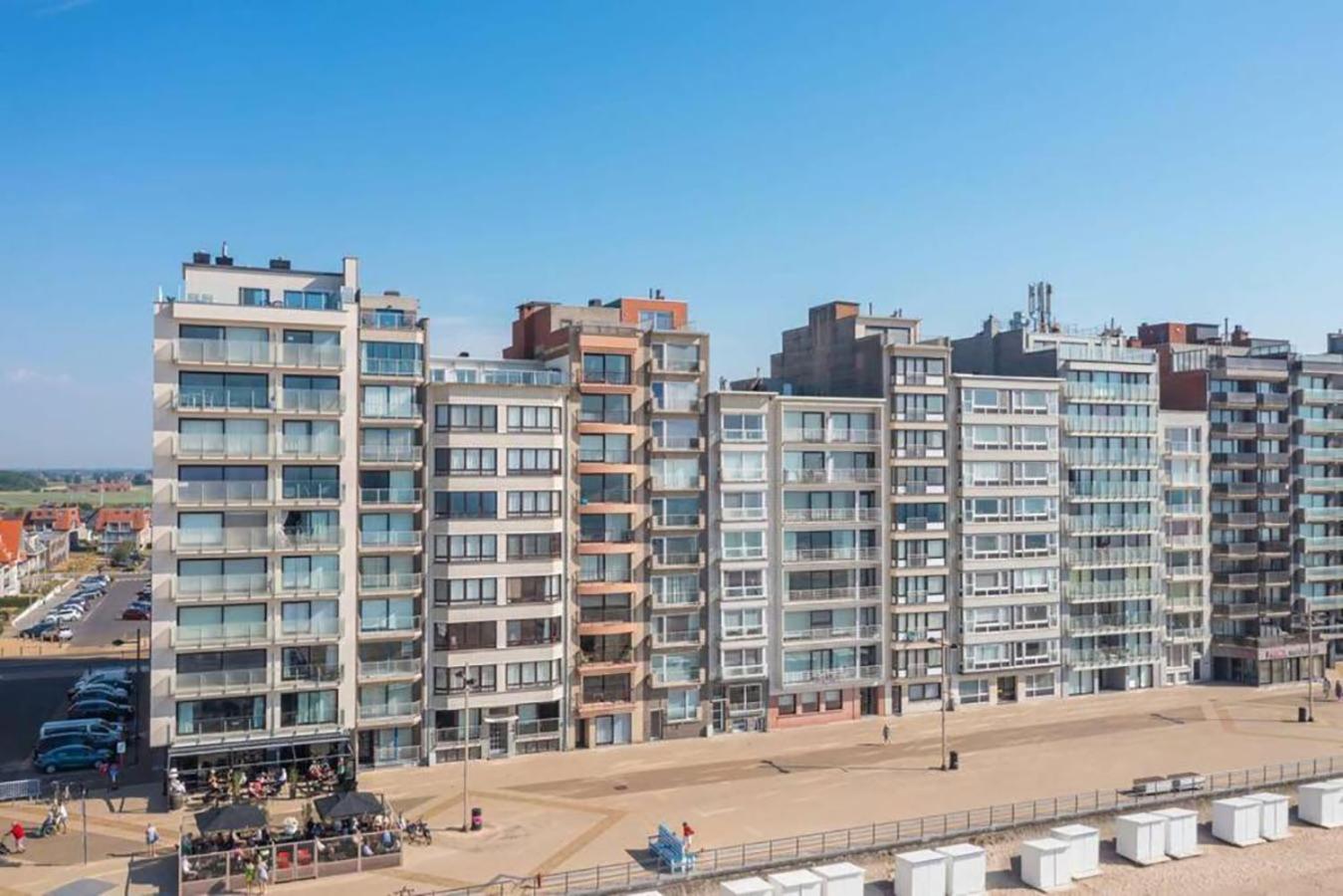 Fraval - Beachfront Apartment with Sea Views in Middelkerke