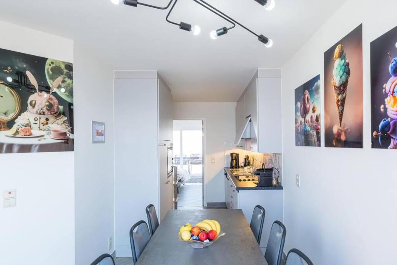 Fraval - Beachfront Apartment with Sea Views in Middelkerke