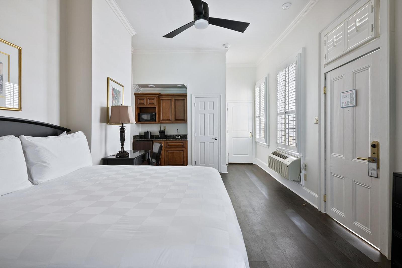 New Orleans Vacations - Historic Streetcar Inn - Property Image 4