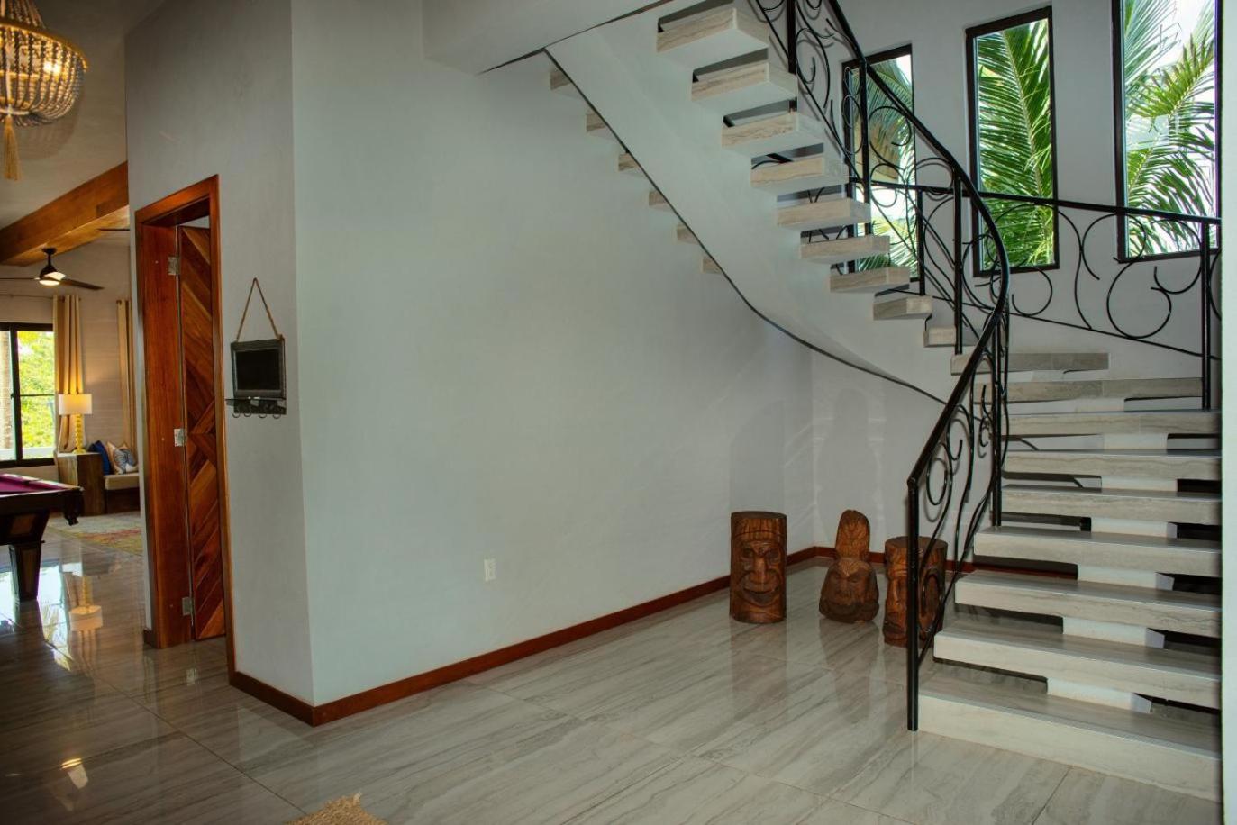 Island Time Gecko - Private Island Beachfront Villa 1 Min From Village