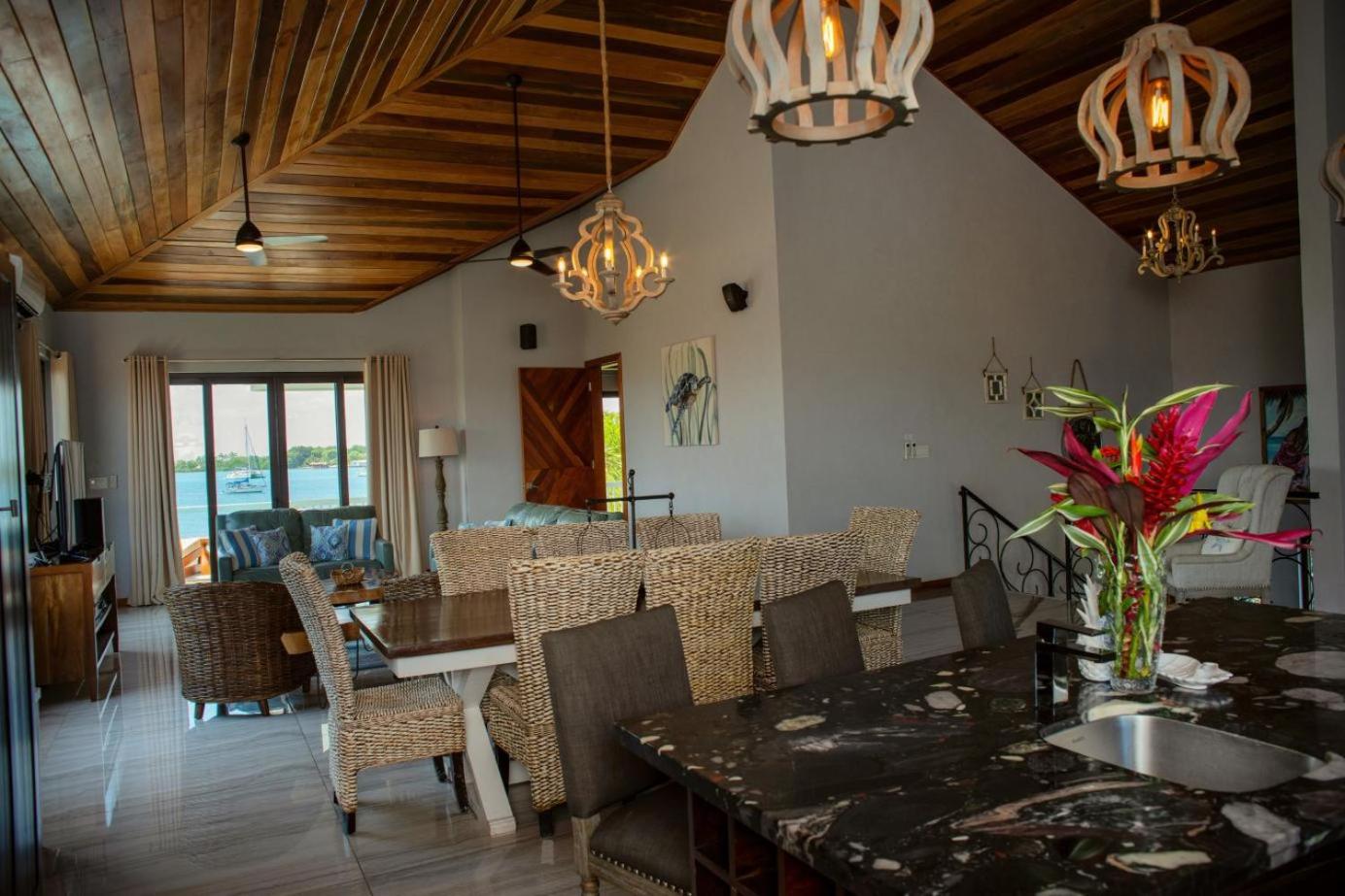 Island Time Gecko - Private Island Beachfront Villa 1 Min From Village