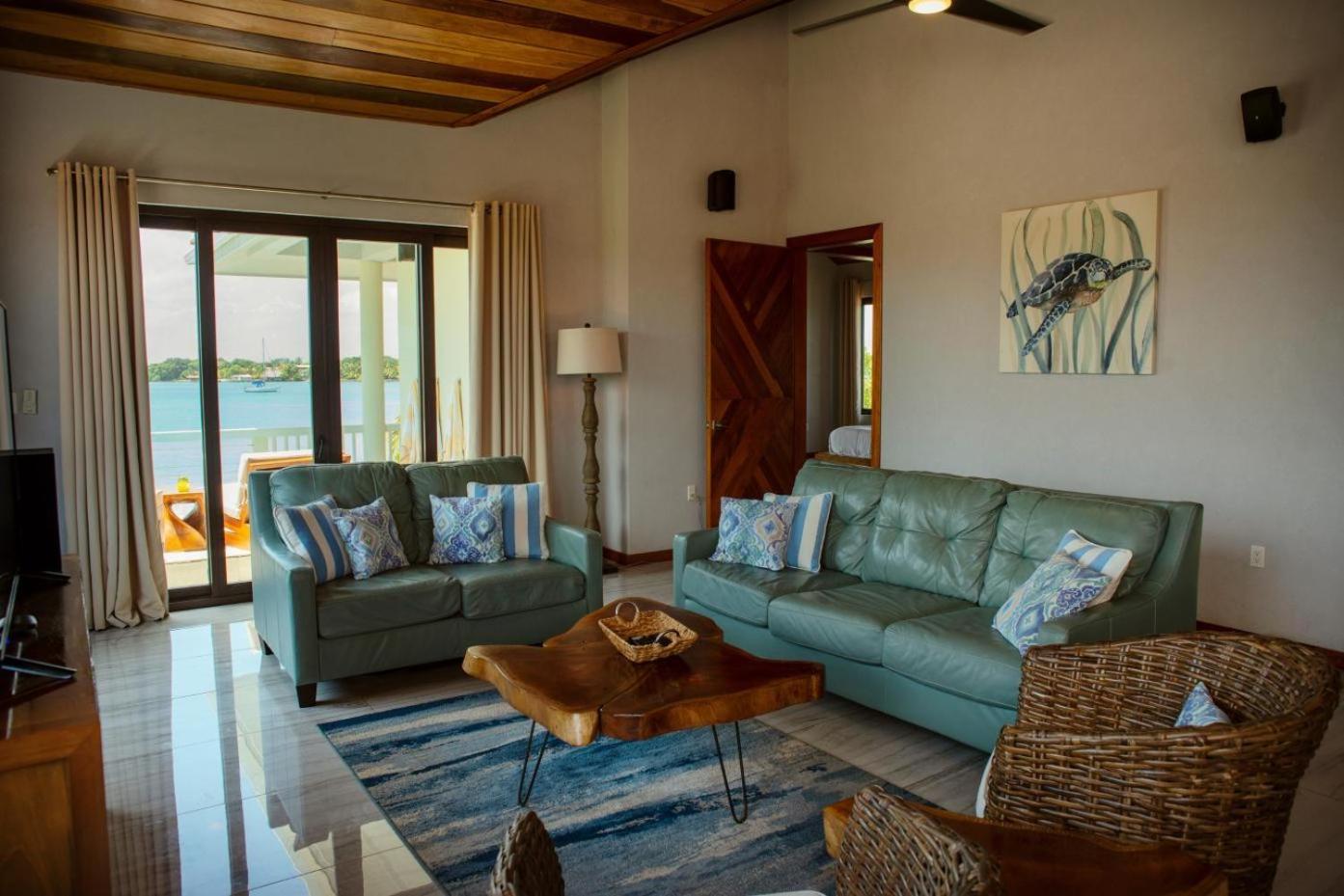 Island Time Gecko - Private Island Beachfront Villa 1 Min From Village