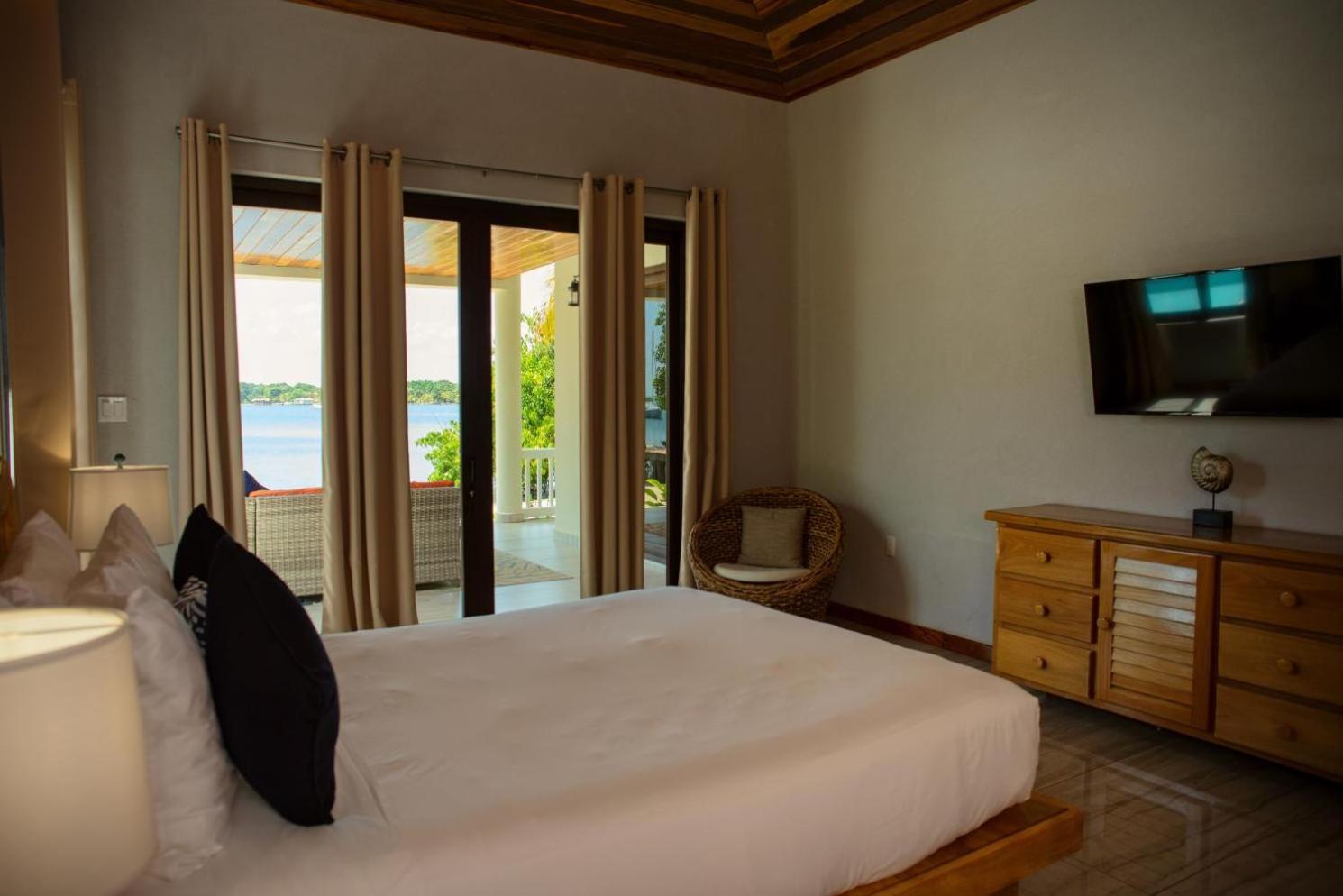 Island Time Gecko - Private Island Beachfront Villa 1 Min From Village