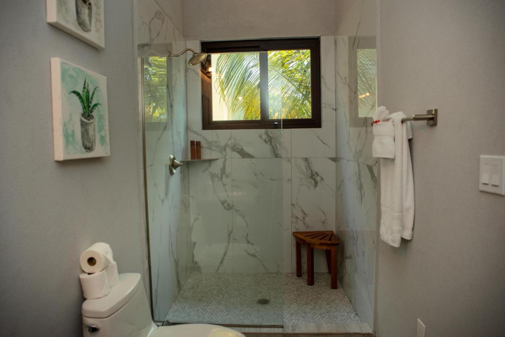 Island Time Gecko - Private Island Beachfront Villa 1 Min From Village