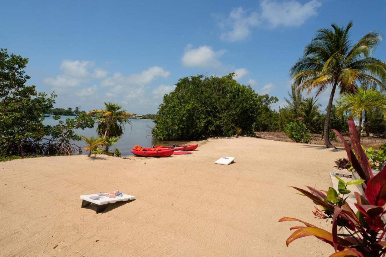 Island Time Gecko - Private Island Beachfront Villa 1 Min From Village