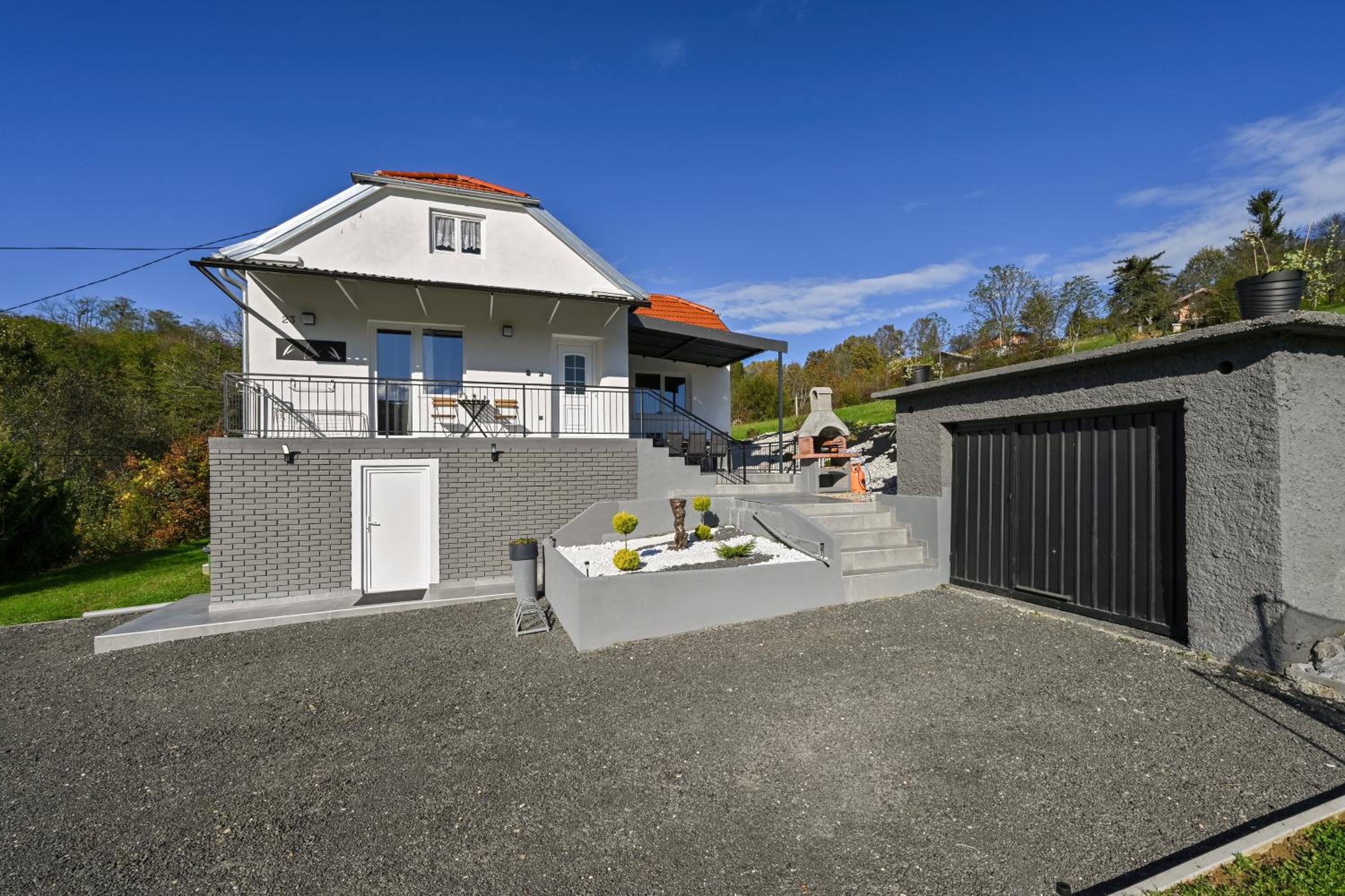 Hotel Holiday Home Lu