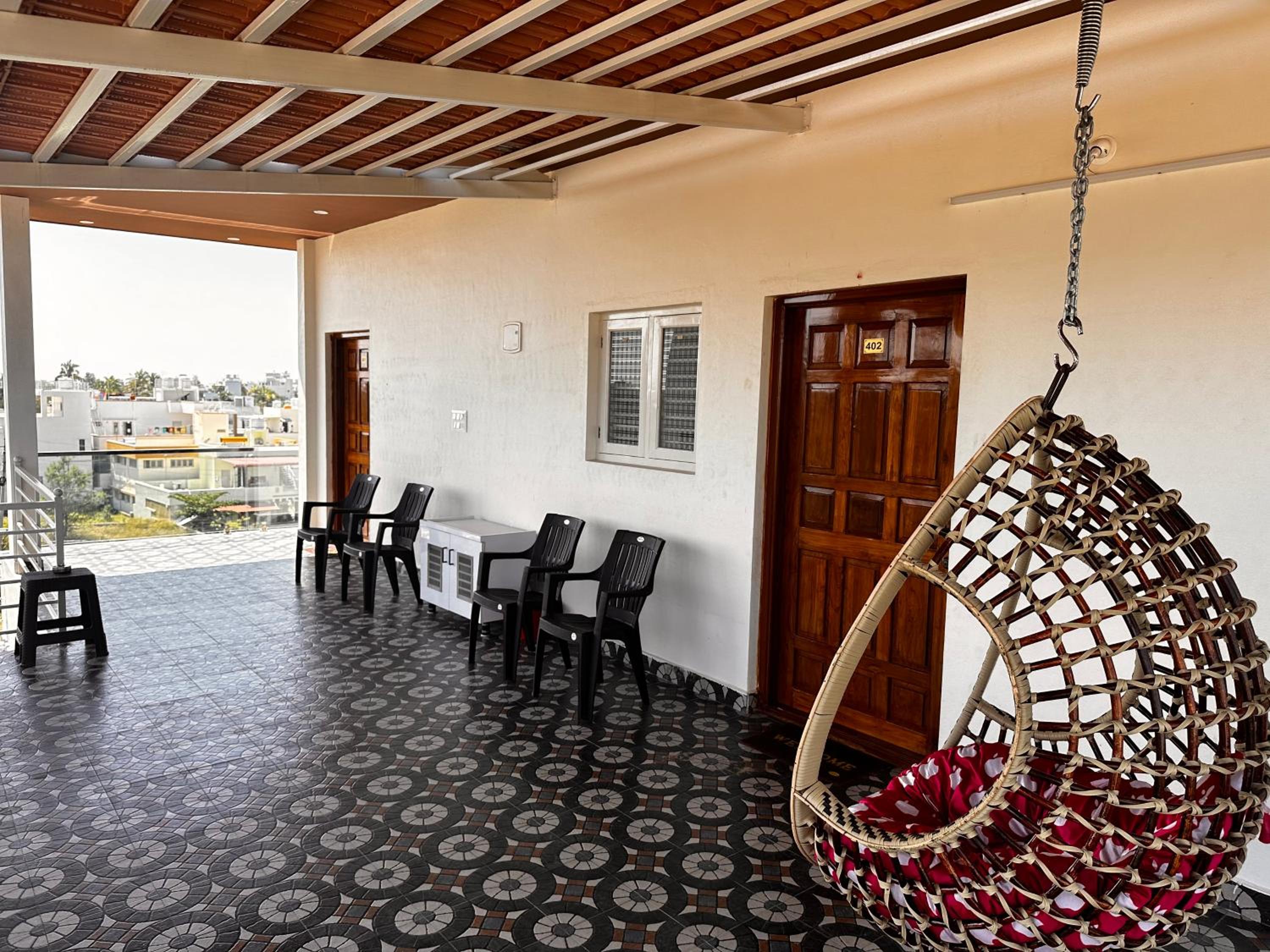 DEEYA Home Stay - A Luxury Family Guest House