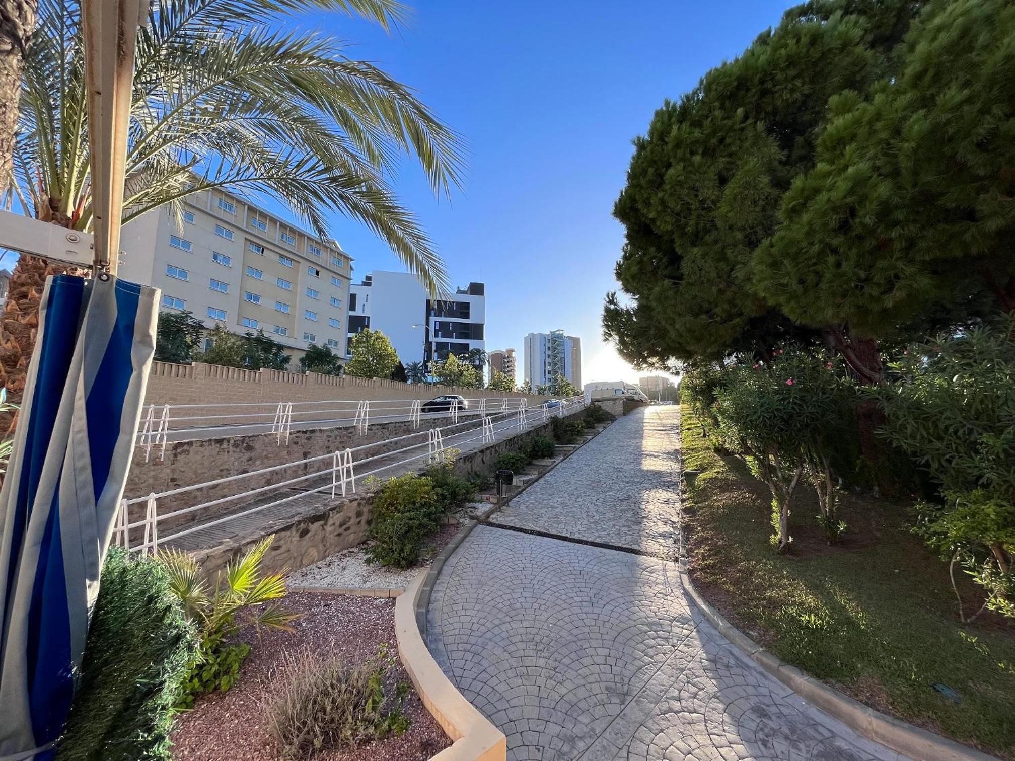 Apartamento con terraza en San Juan Playa