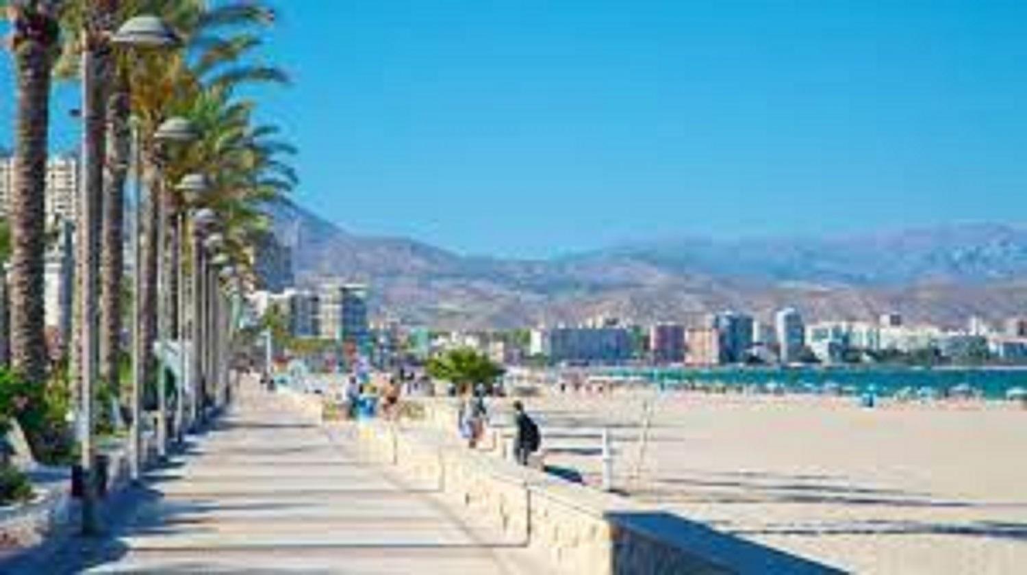 Apartamento con terraza en San Juan Playa