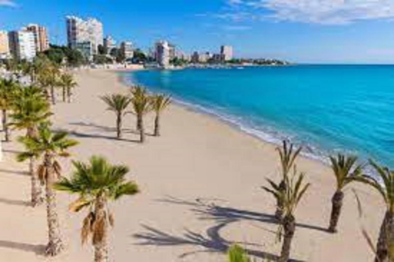 Apartamento con terraza en San Juan Playa