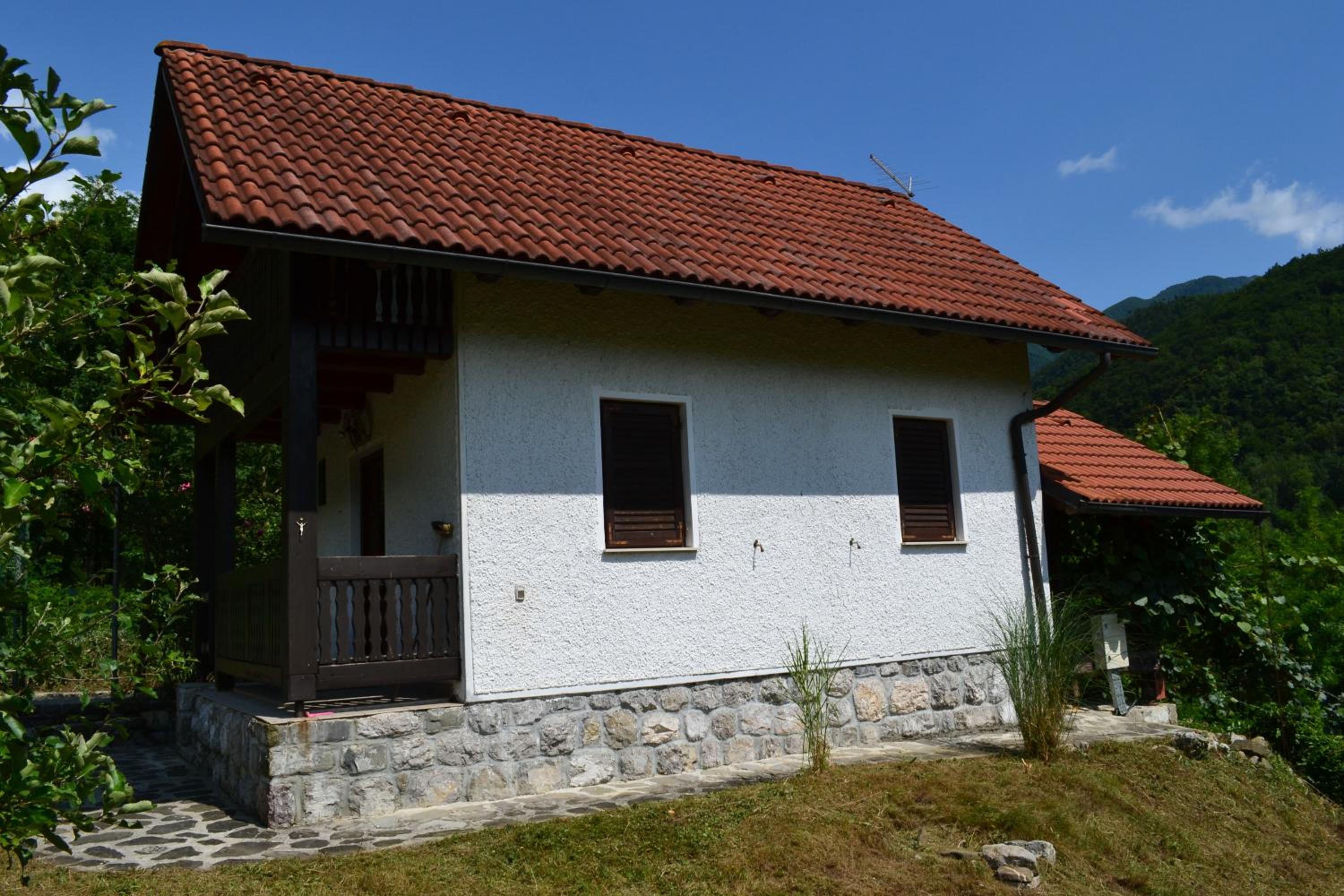 Hisa V Sadovnjaku view 4