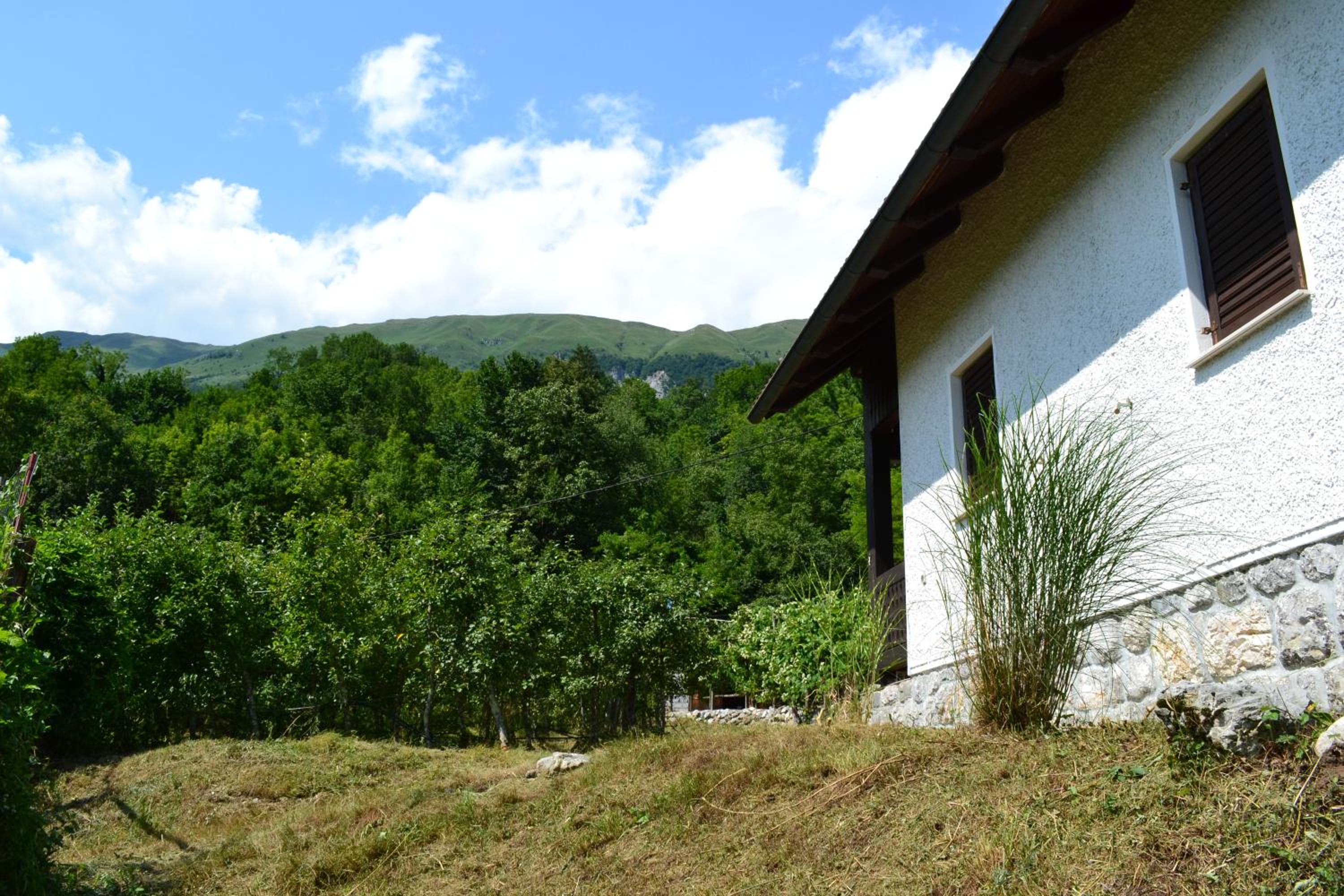 Hisa V Sadovnjaku view 2