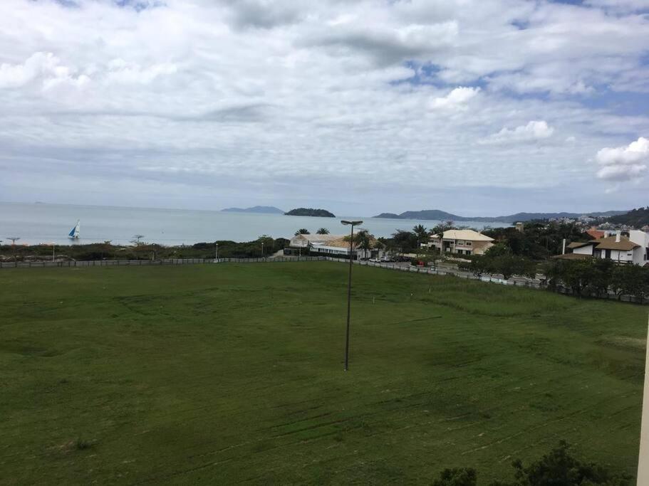 Il Campanário Jurerê vista frente mar andar alto