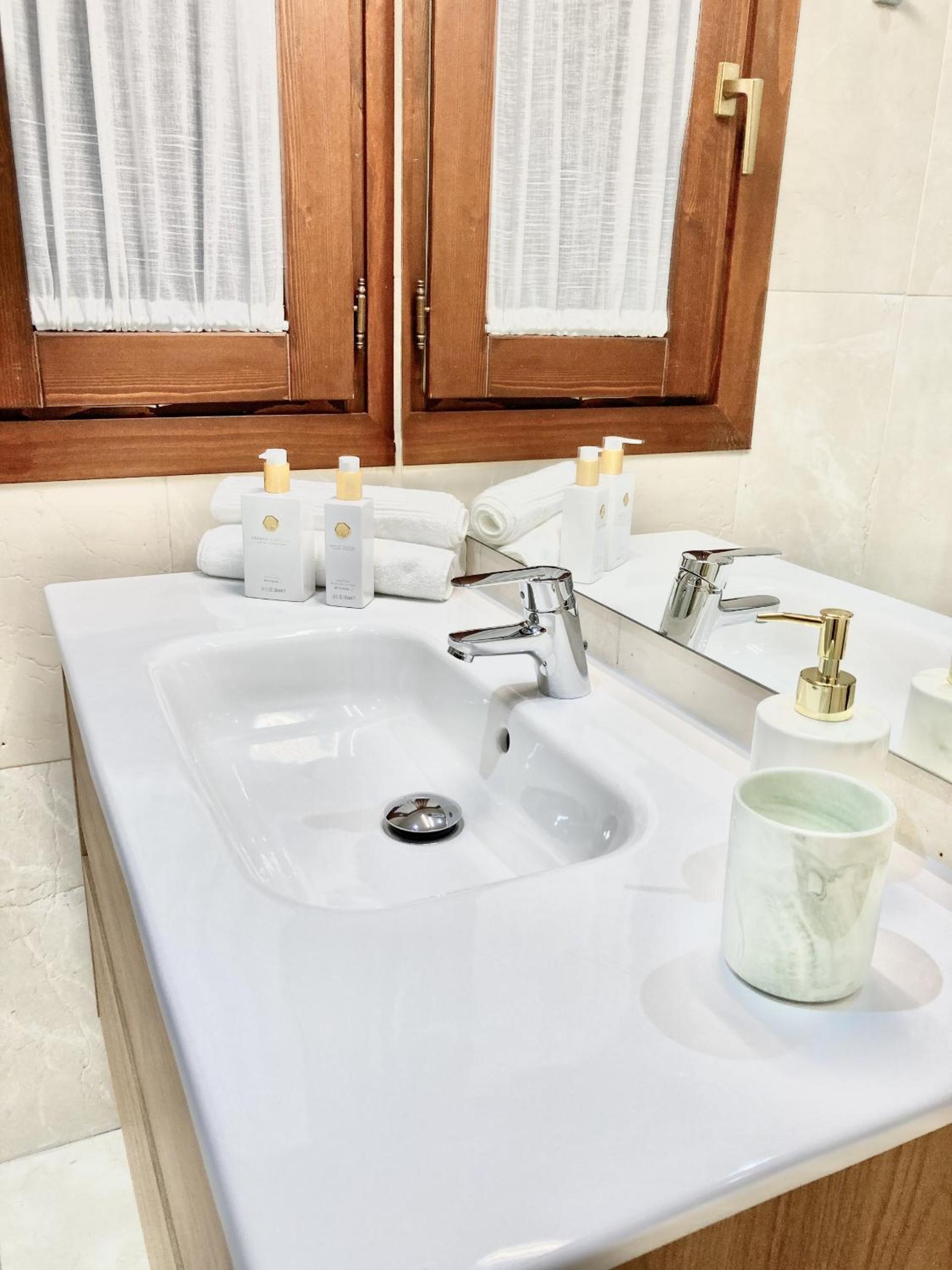 APARTAMENTOS NURIA 19