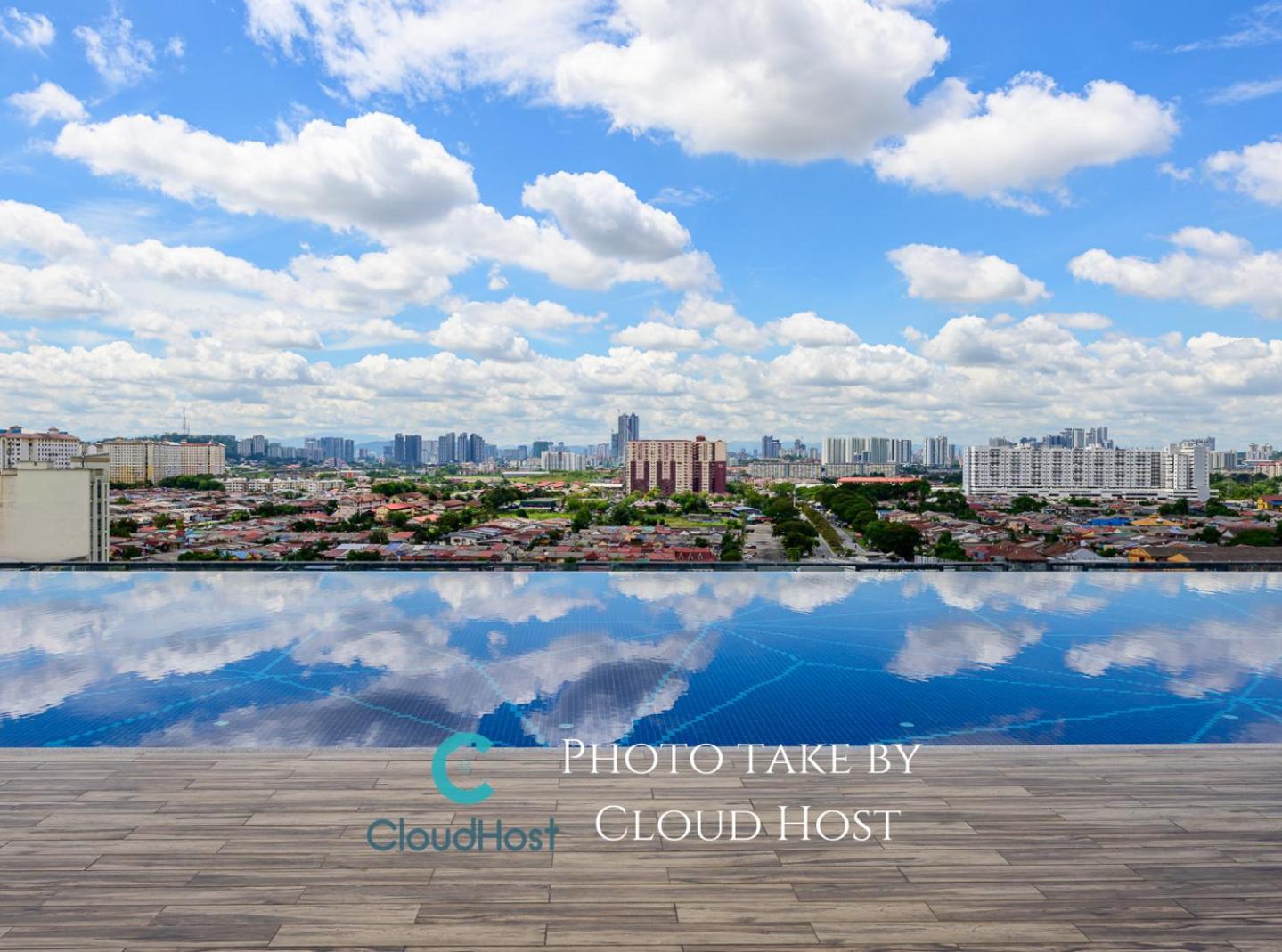 PJ Specious 3BR 7pax near Sunway Pyramid Mall by Cloud Host