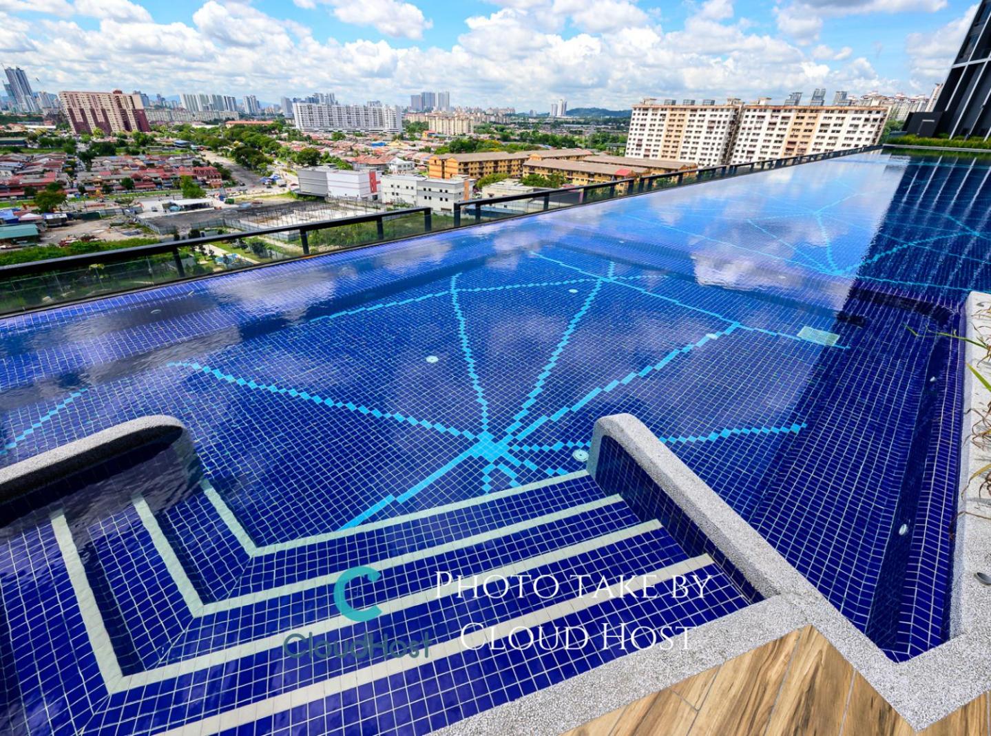 PJ Specious 3BR 7pax near Sunway Pyramid Mall by Cloud Host