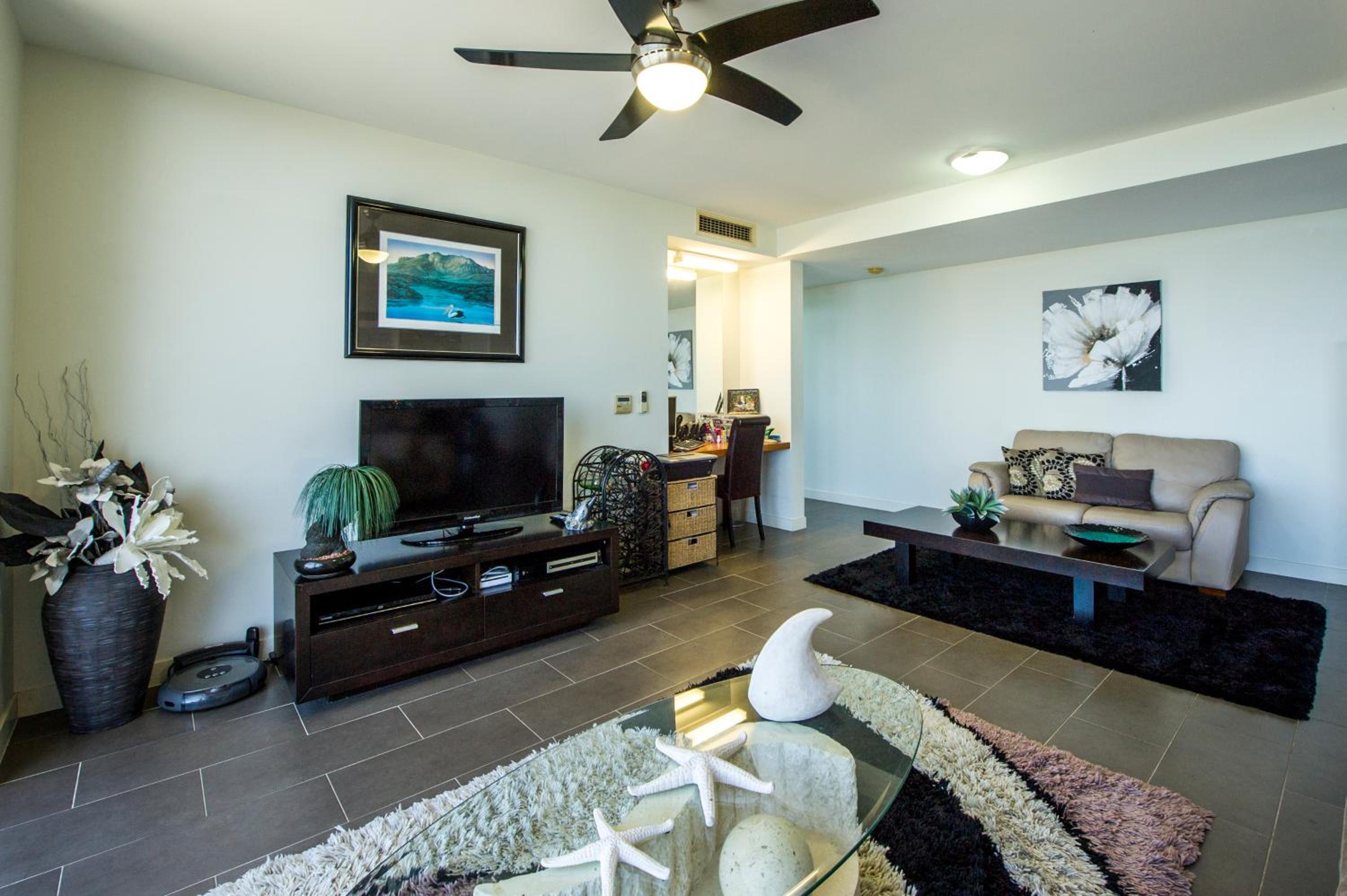 Panoramic Ocean Views 2 bed/2 bath Unit, Nelly Bay