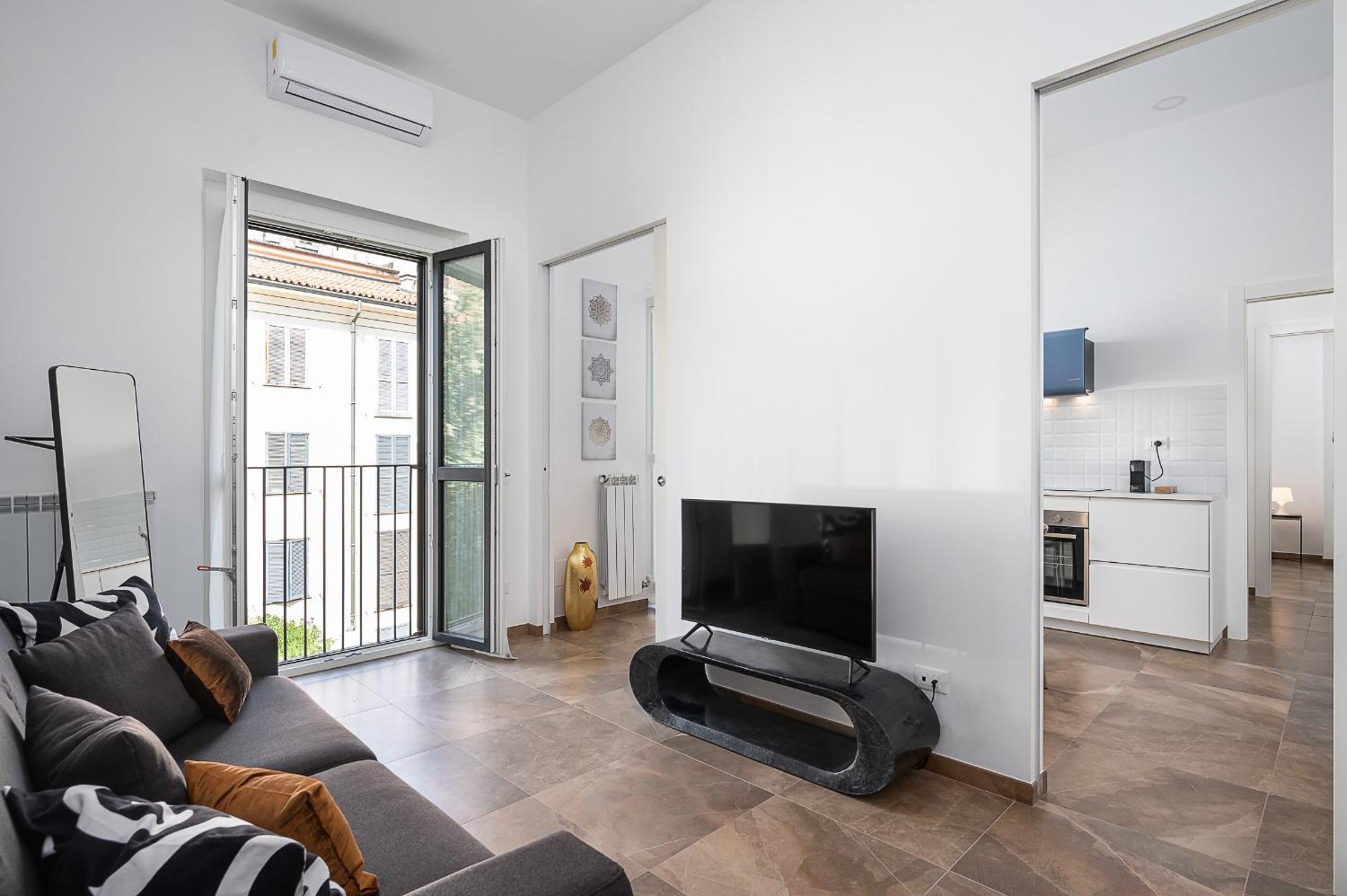 Modern Apartment in Navigli-Near Darsena & Bocconi photo 5