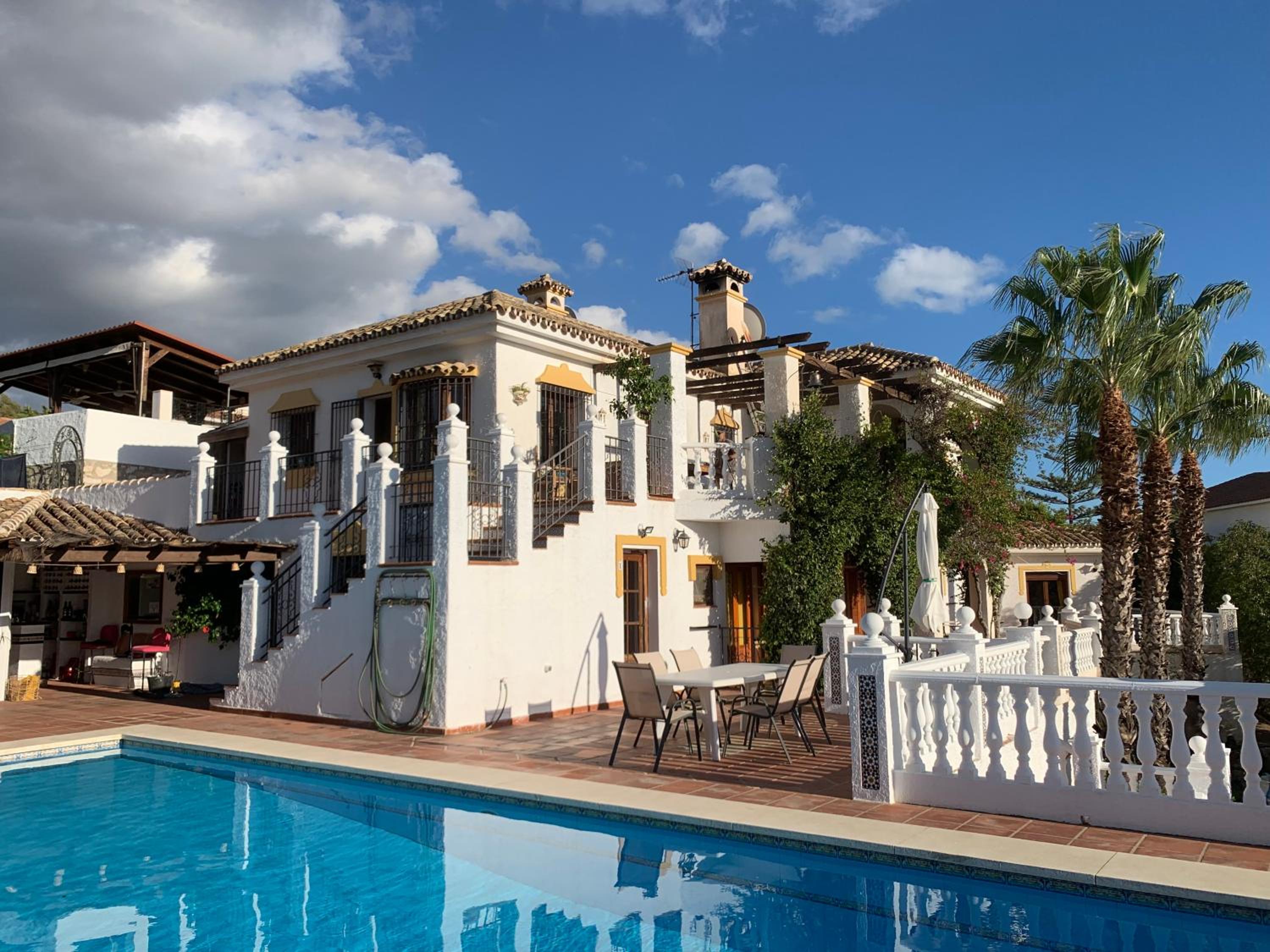 Casa Hermosa Mijas- 7 bedroom villa-sleeps 14