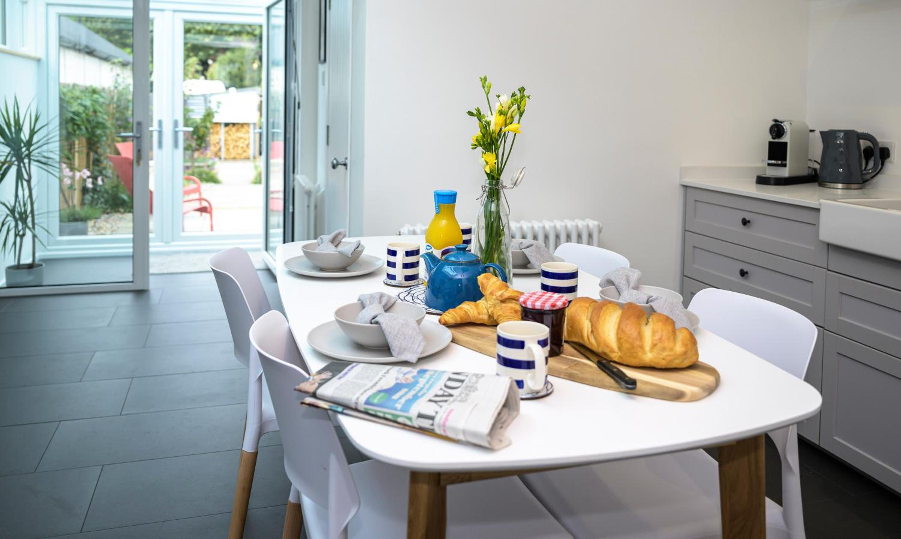 Pilots Lodge by Deal Castle with free parking