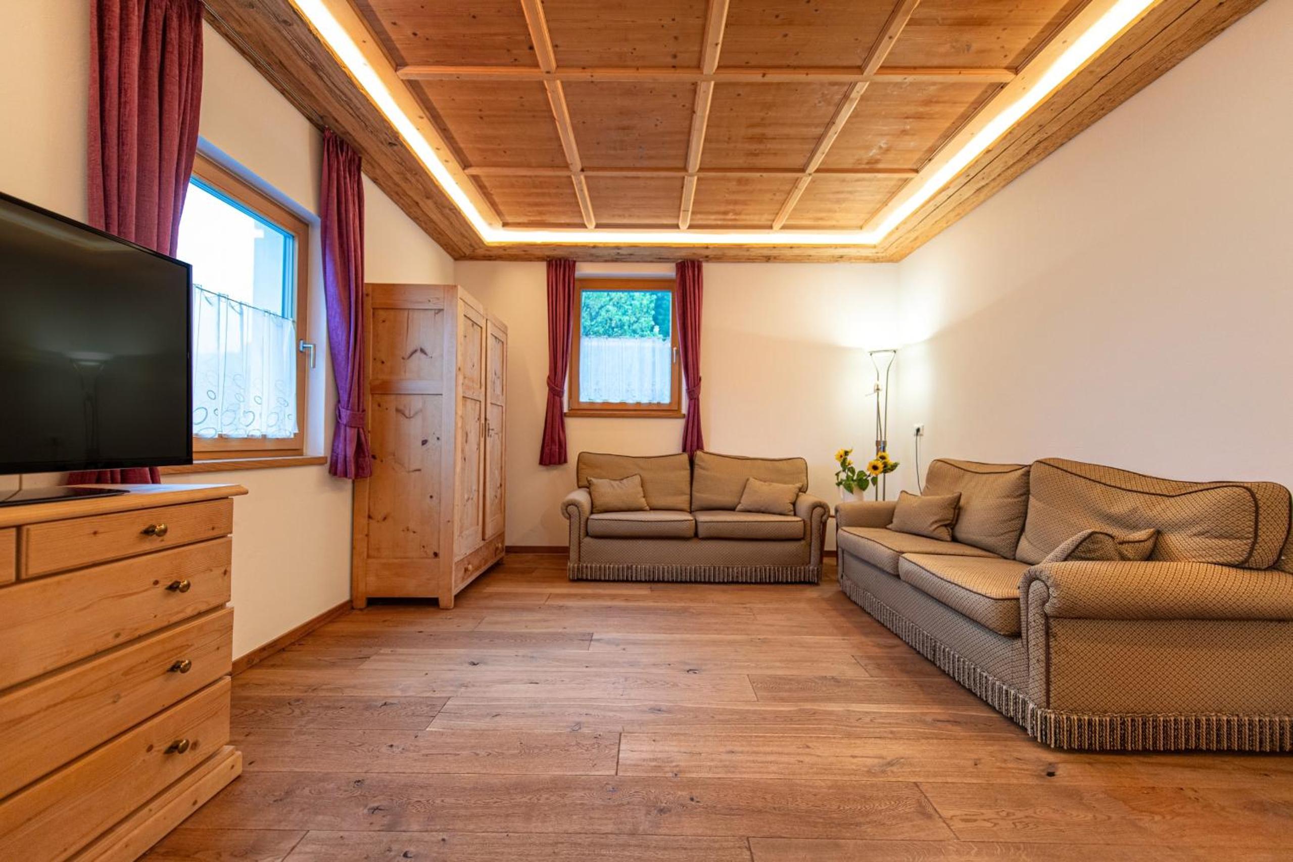 Agriturismo Apartments Tuene