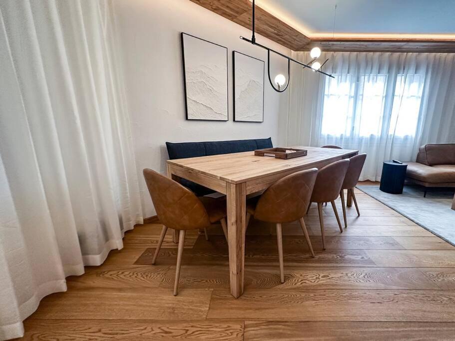 Chic Alpine Elegance: Designer Retreat in Samedan