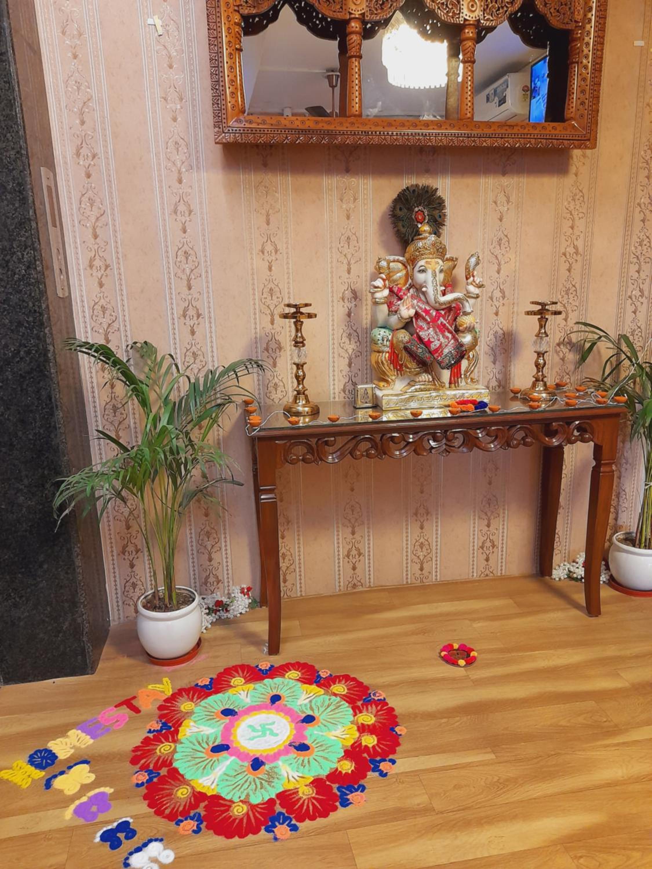 Homestay at Kashmiri Gate Metro & Old Delhi Railway Station