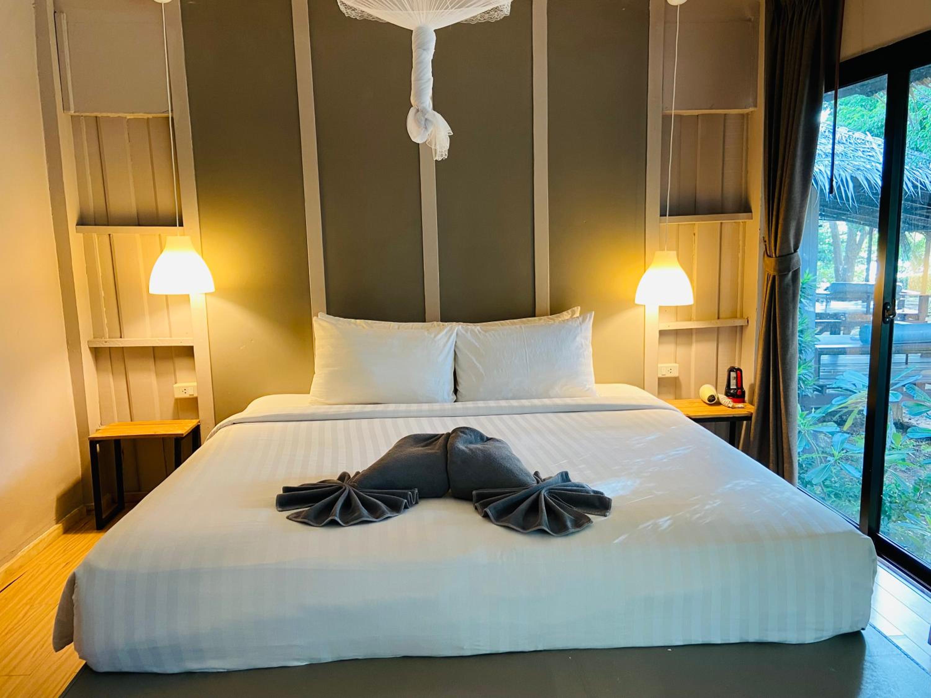HIP Seaview Resort @ Phi Phi
