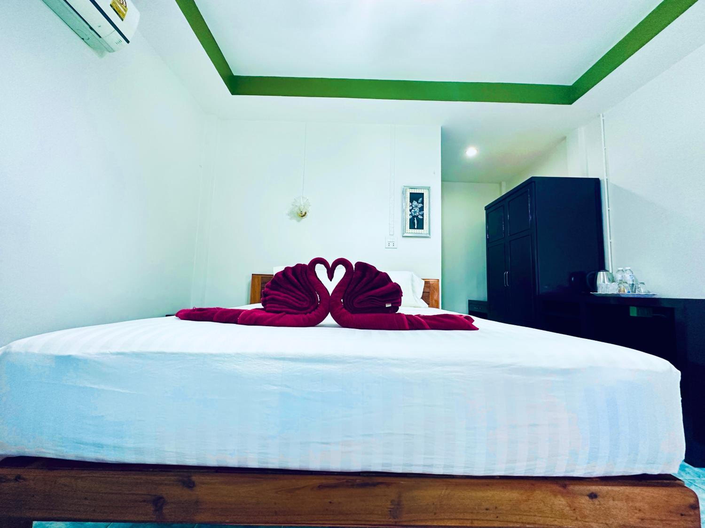 Lanta L.D. Beach Bungalow