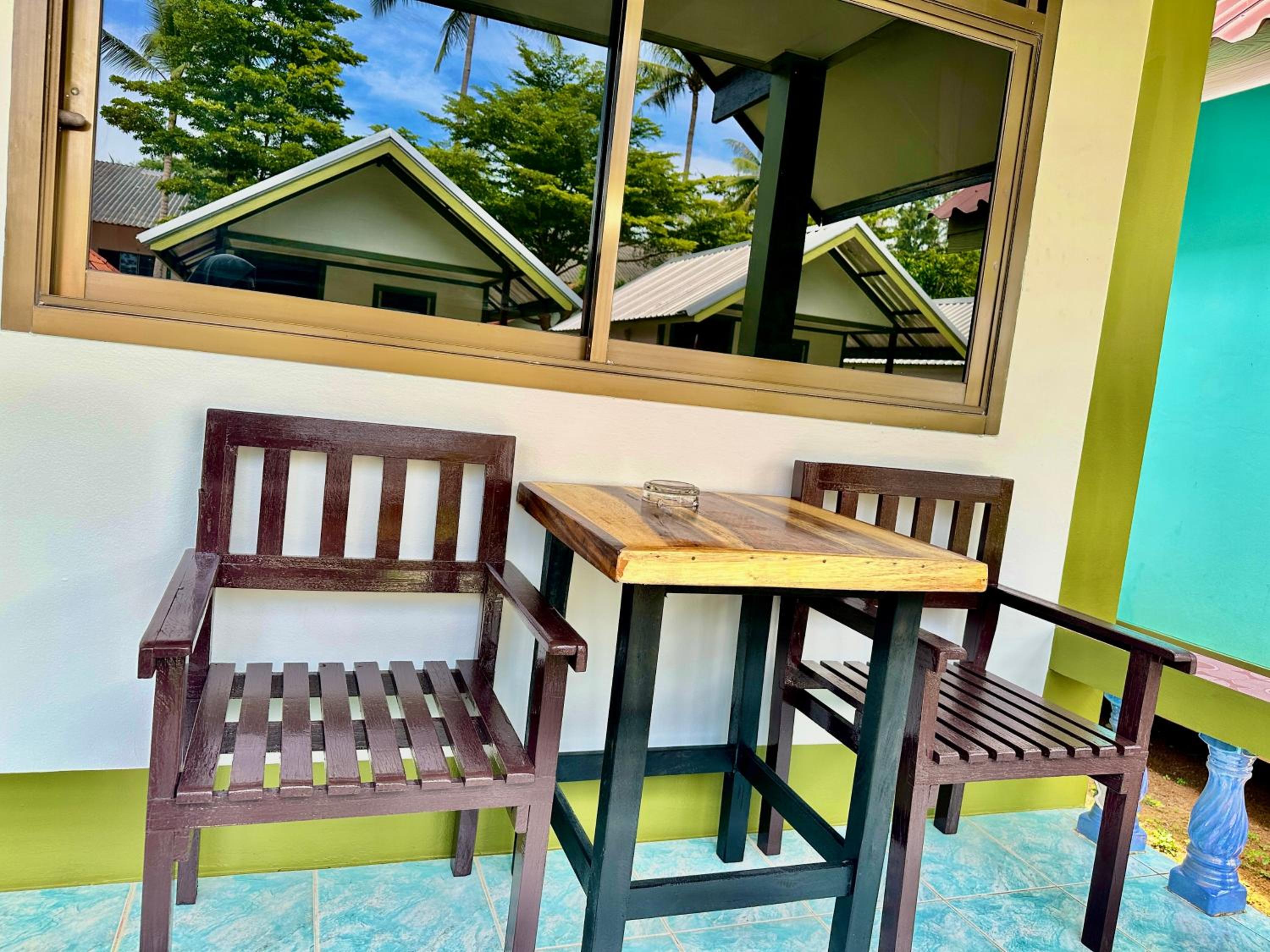 Lanta L.D. Beach Bungalow