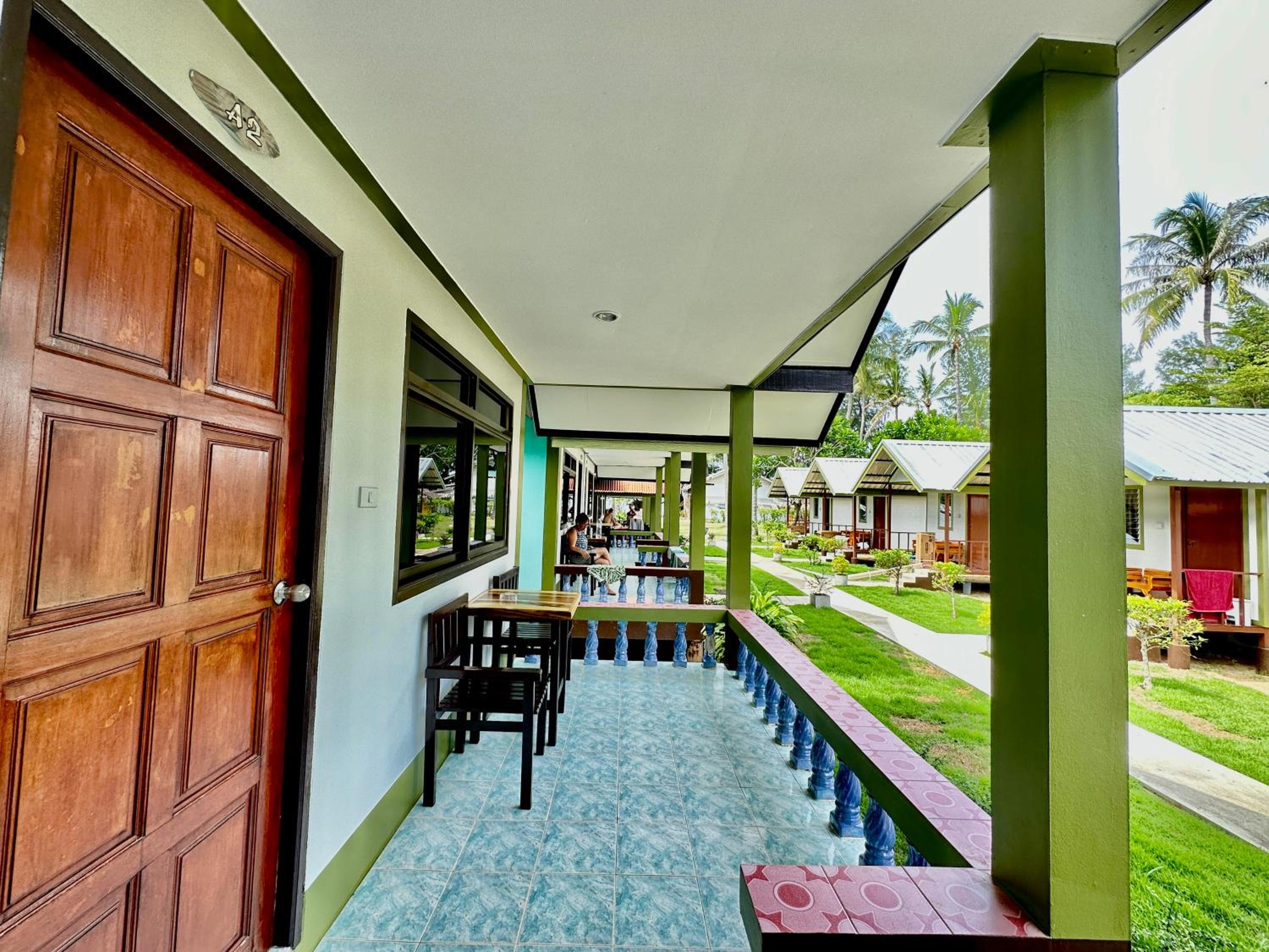 Lanta L.D. Beach Bungalow