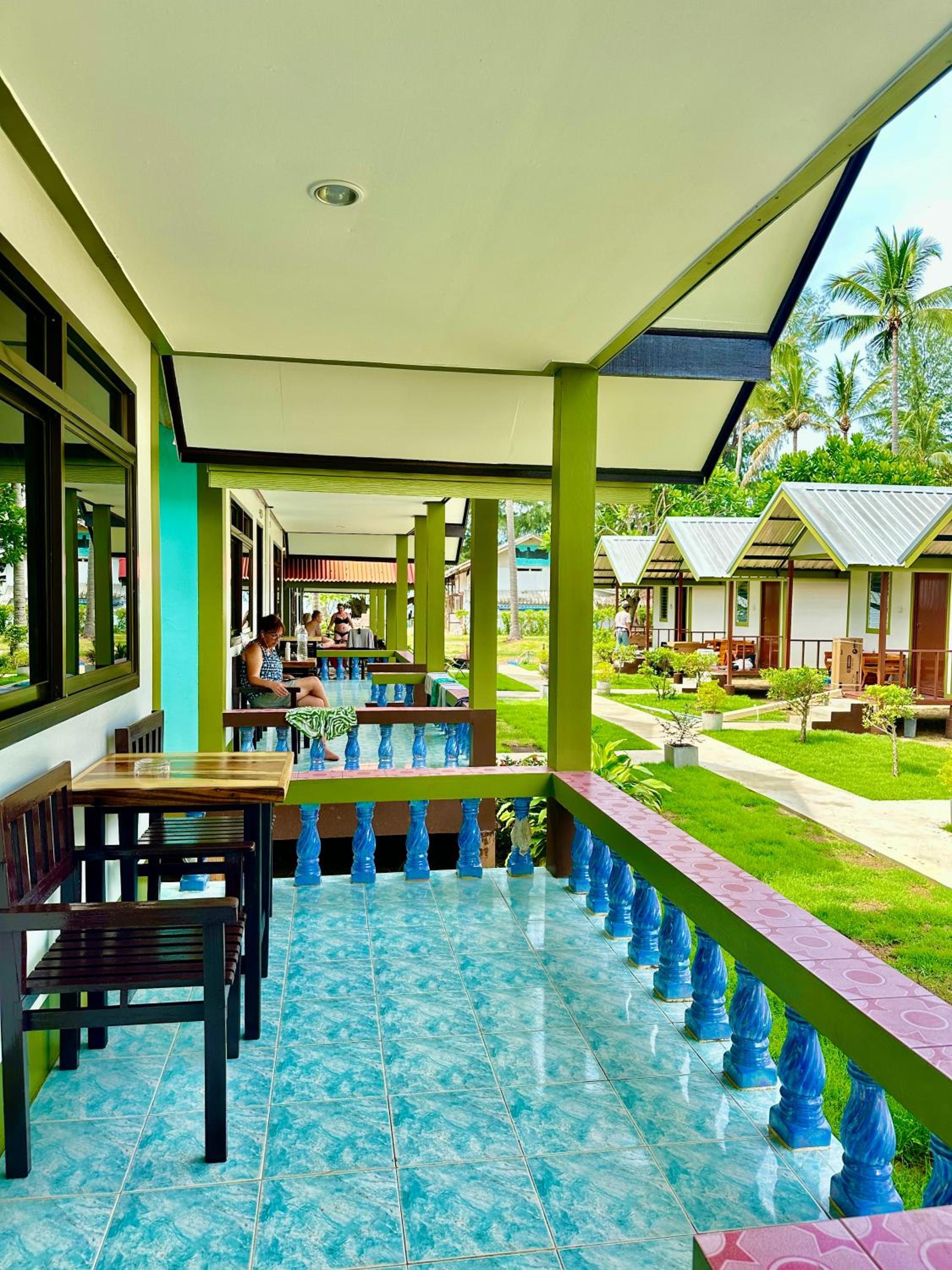 Lanta L.D. Beach Bungalow