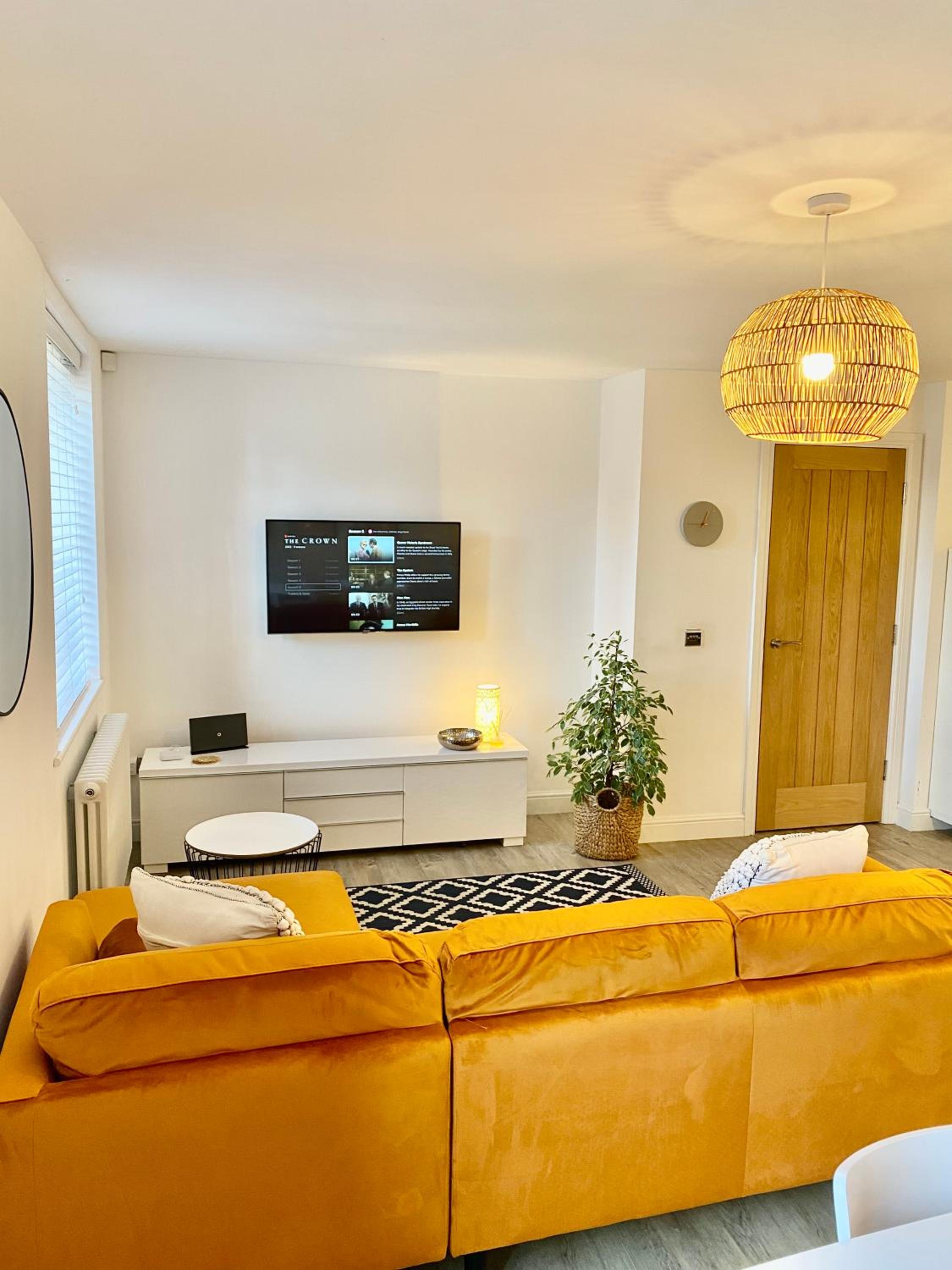 Boutique Chapel Apartment within City Walls view 4