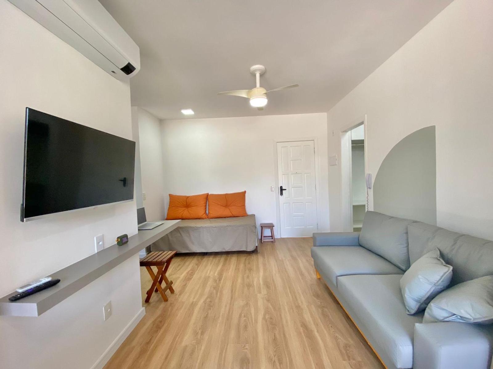 FLAT COM VARANDA E SERVIÇOS NO RIVIERA GREEN