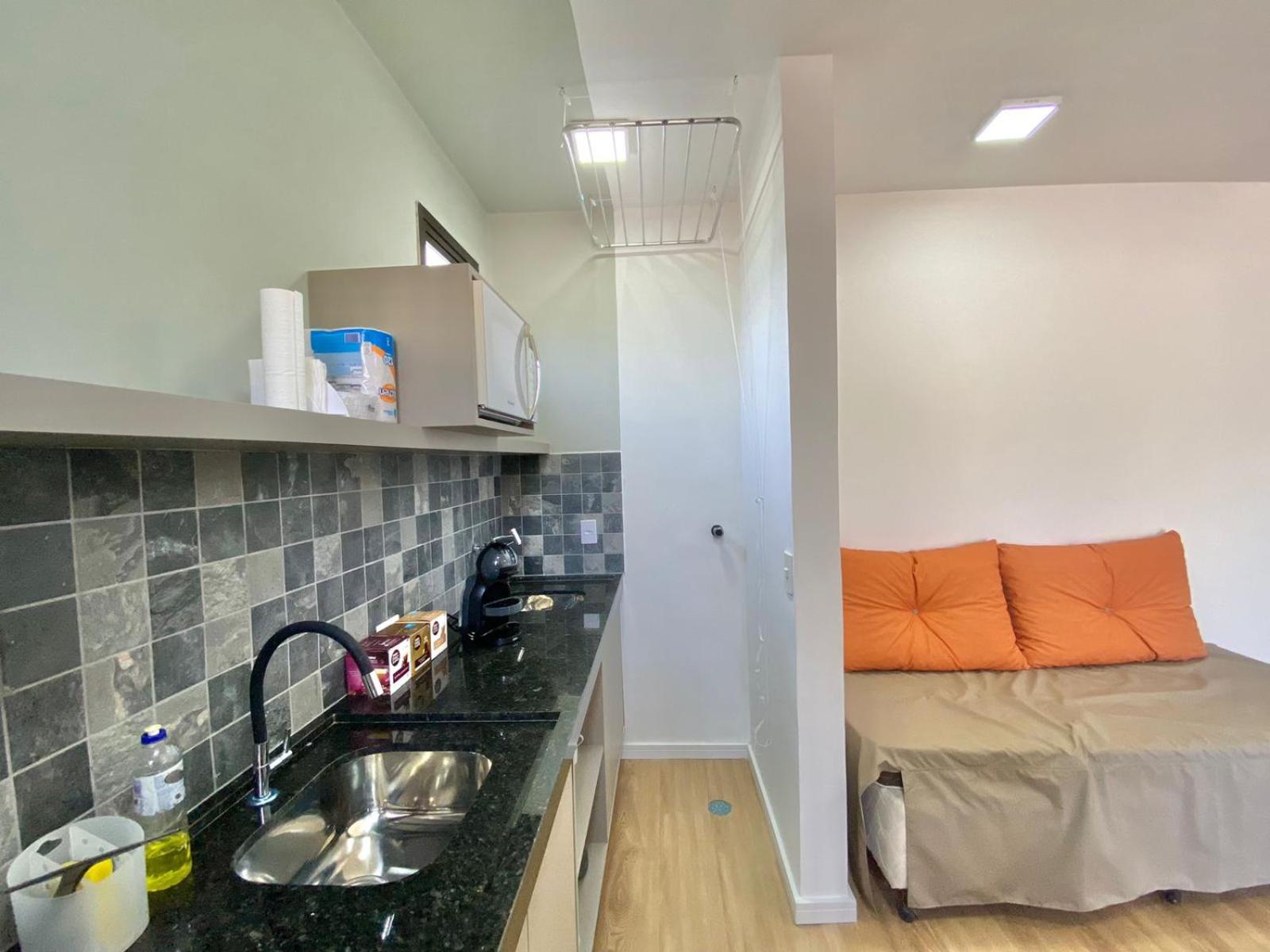 FLAT COM VARANDA E SERVIÇOS NO RIVIERA GREEN